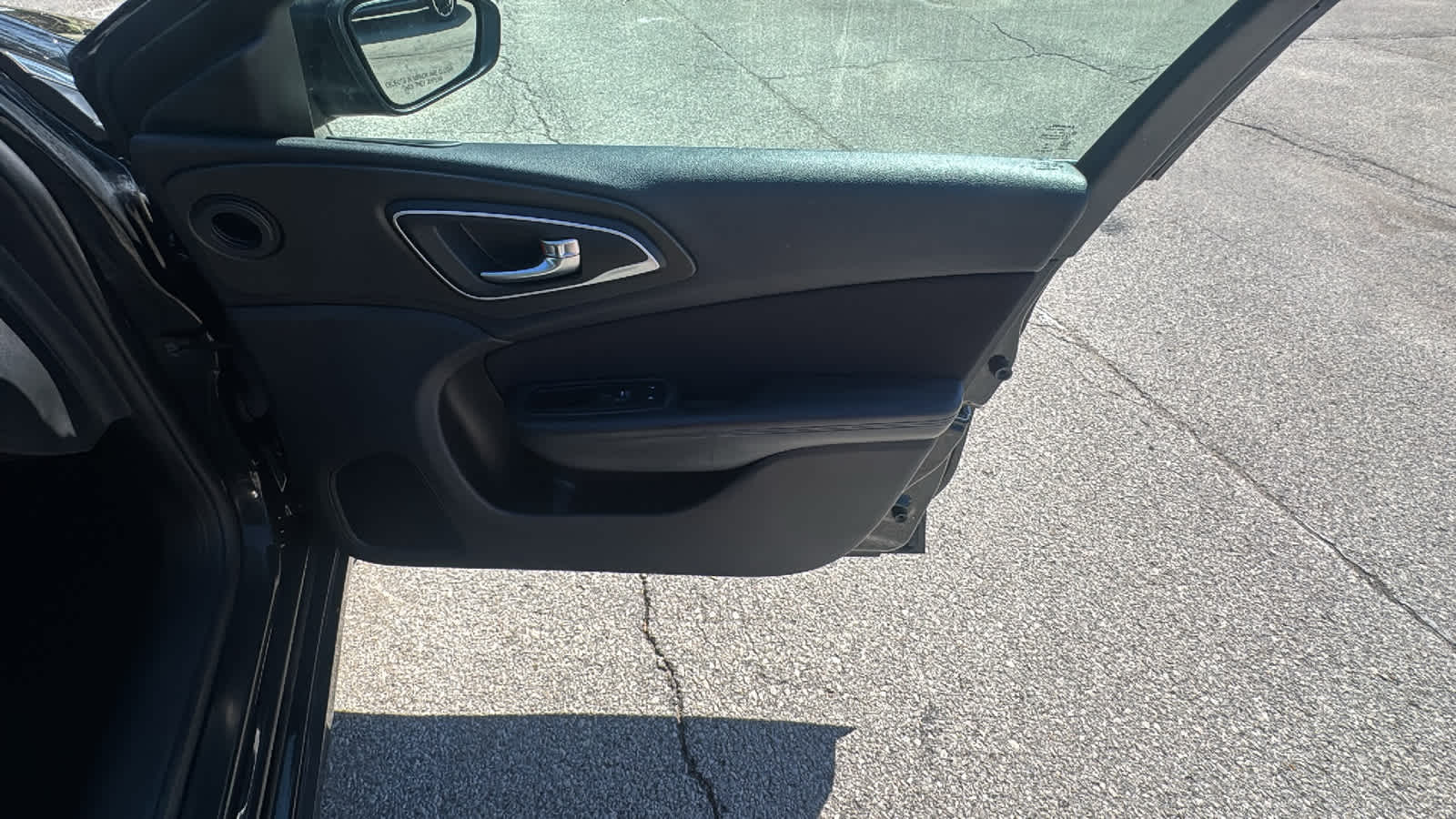 Thumbnail: 2015 Chrysler 200 - 8