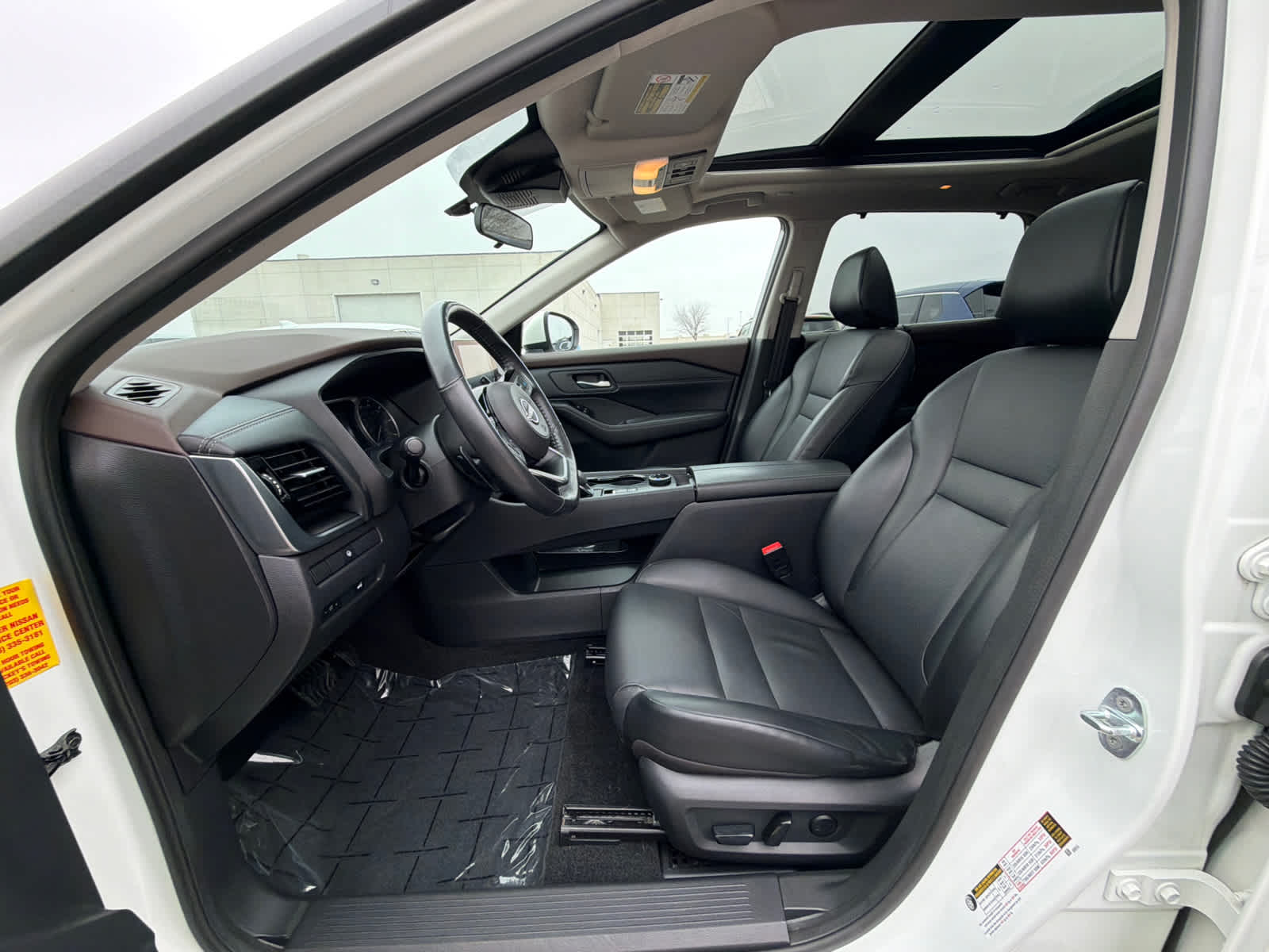 Thumbnail: 2022 Nissan Rogue - 17