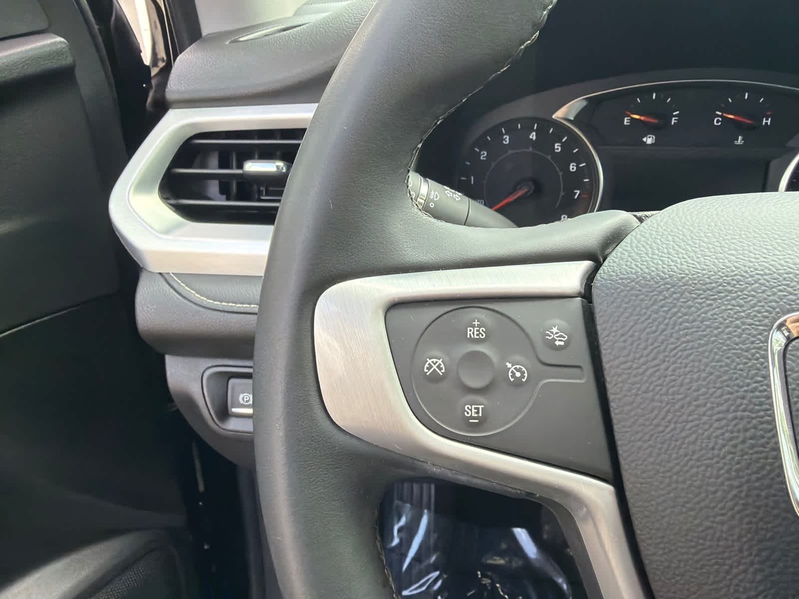 Thumbnail: 2023 GMC Acadia - 21
