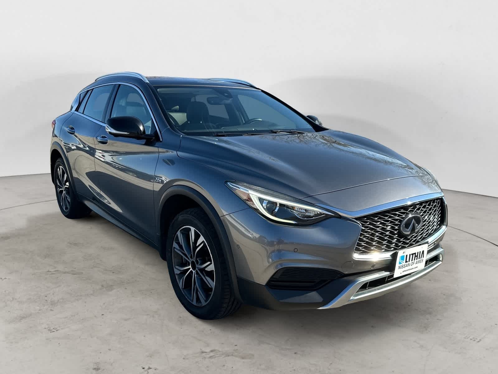Thumbnail: 2019 INFINITI QX30 - 4