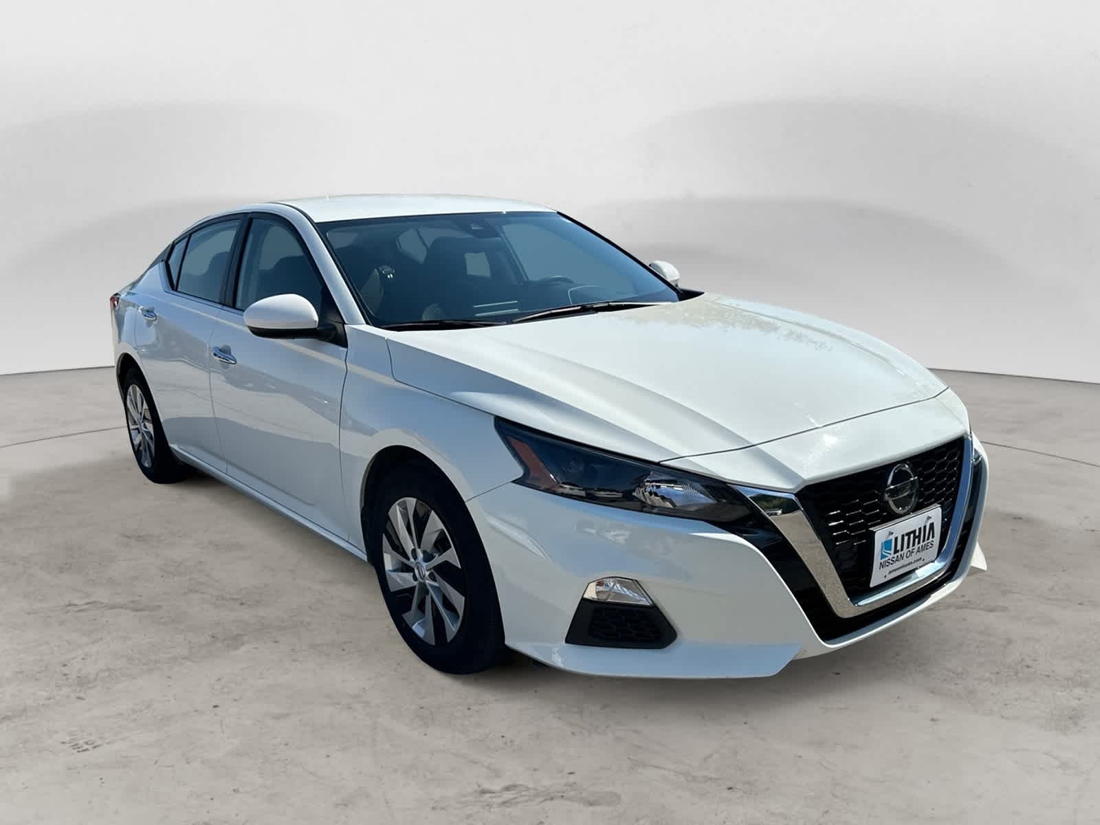 Thumbnail: 2022 Nissan Altima - 4