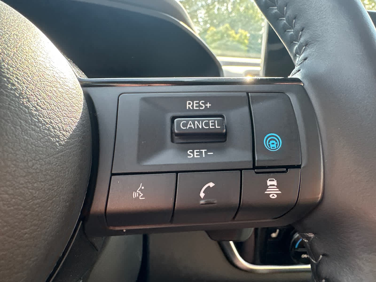 Thumbnail: 2021 Nissan Rogue - 24