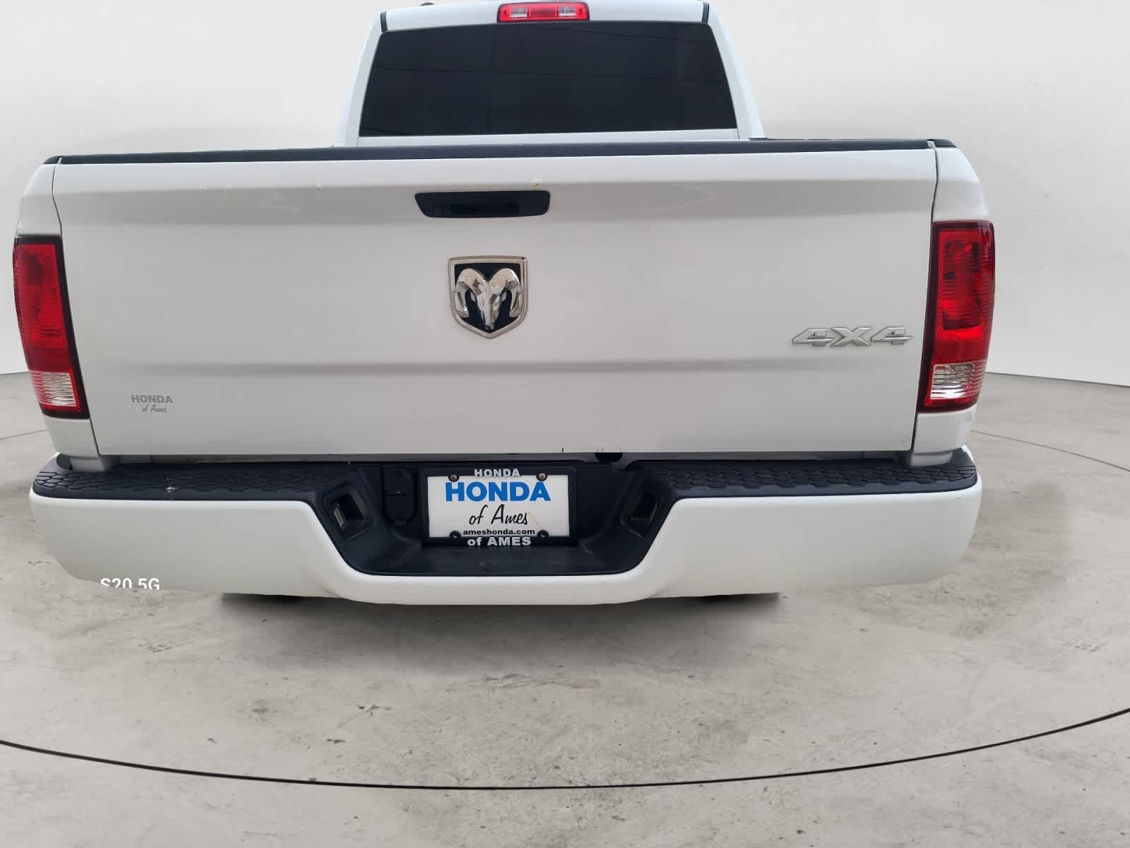 Thumbnail: 2019 RAM 1500 Classic - 4