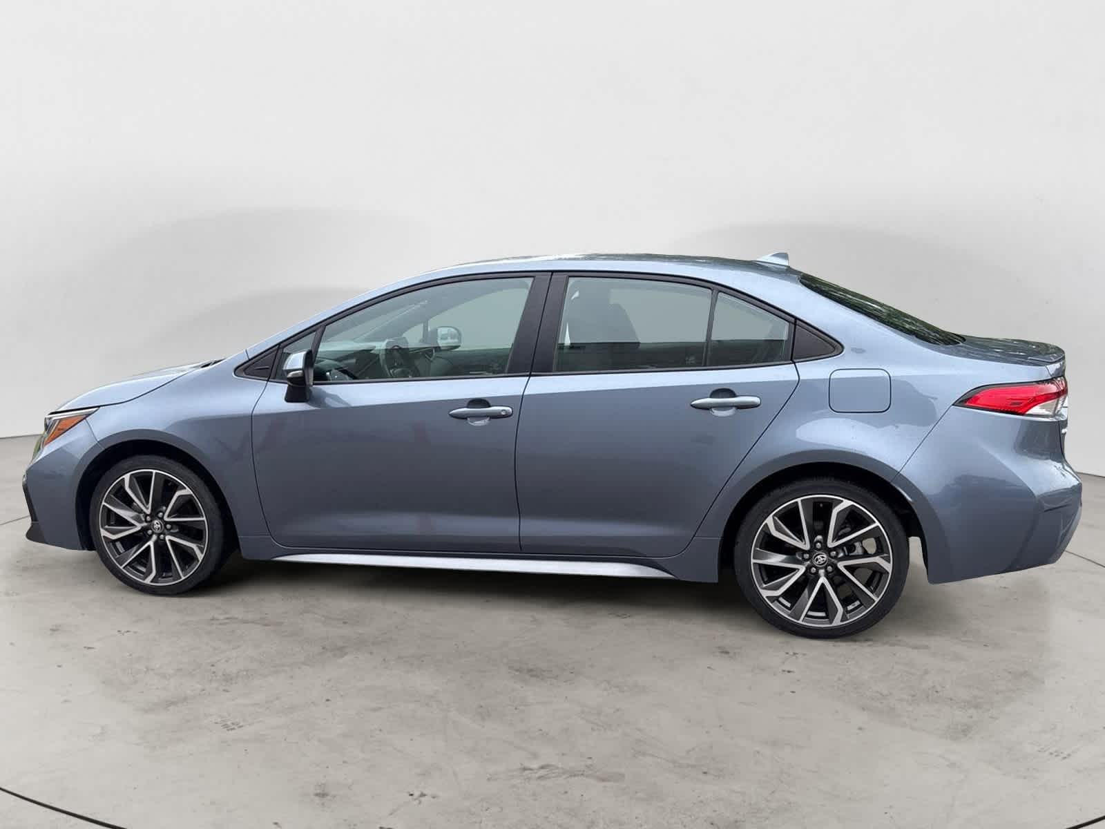 Thumbnail: 2022 Toyota Corolla - 3