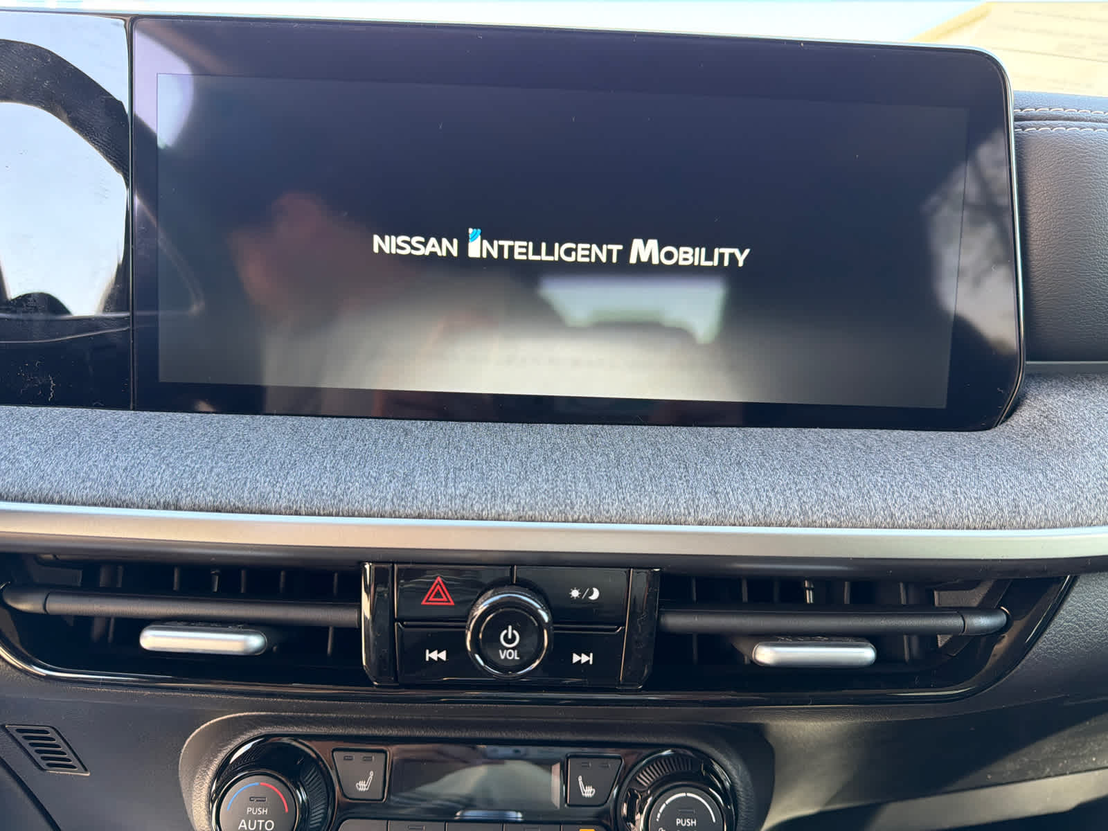 Thumbnail: 2026 Nissan Kicks - 23