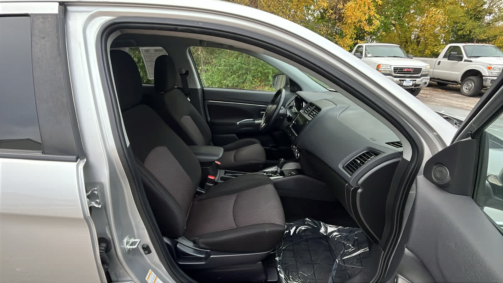 Thumbnail: 2019 Mitsubishi Outlander Sport - 8