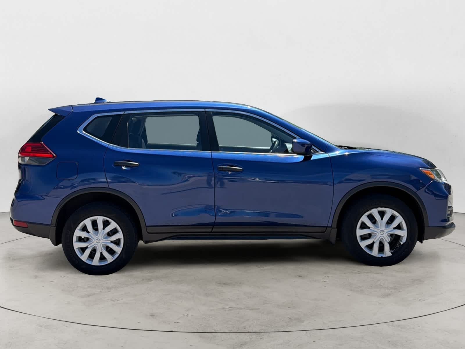 Thumbnail: 2017 Nissan Rogue - 5
