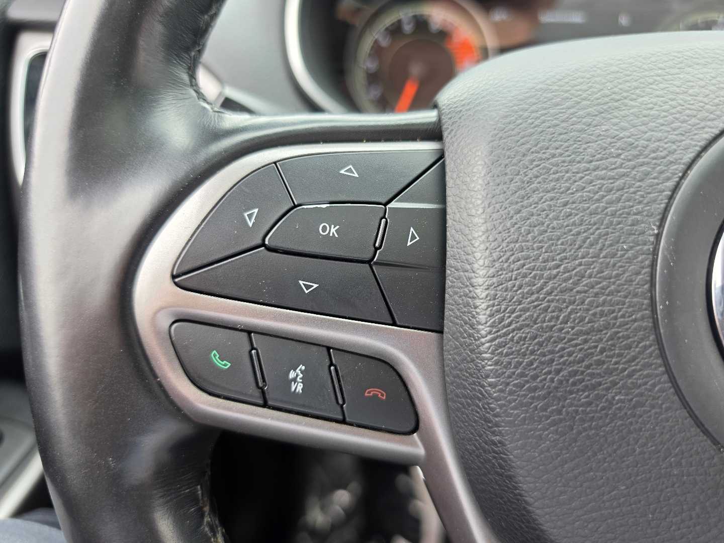 Thumbnail: 2021 Jeep Cherokee - 23