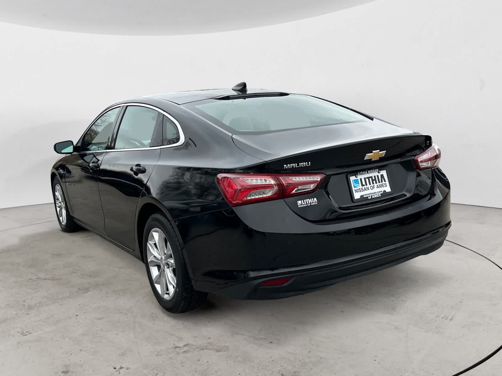 2019 Chevrolet Malibu 1LT photo 2
