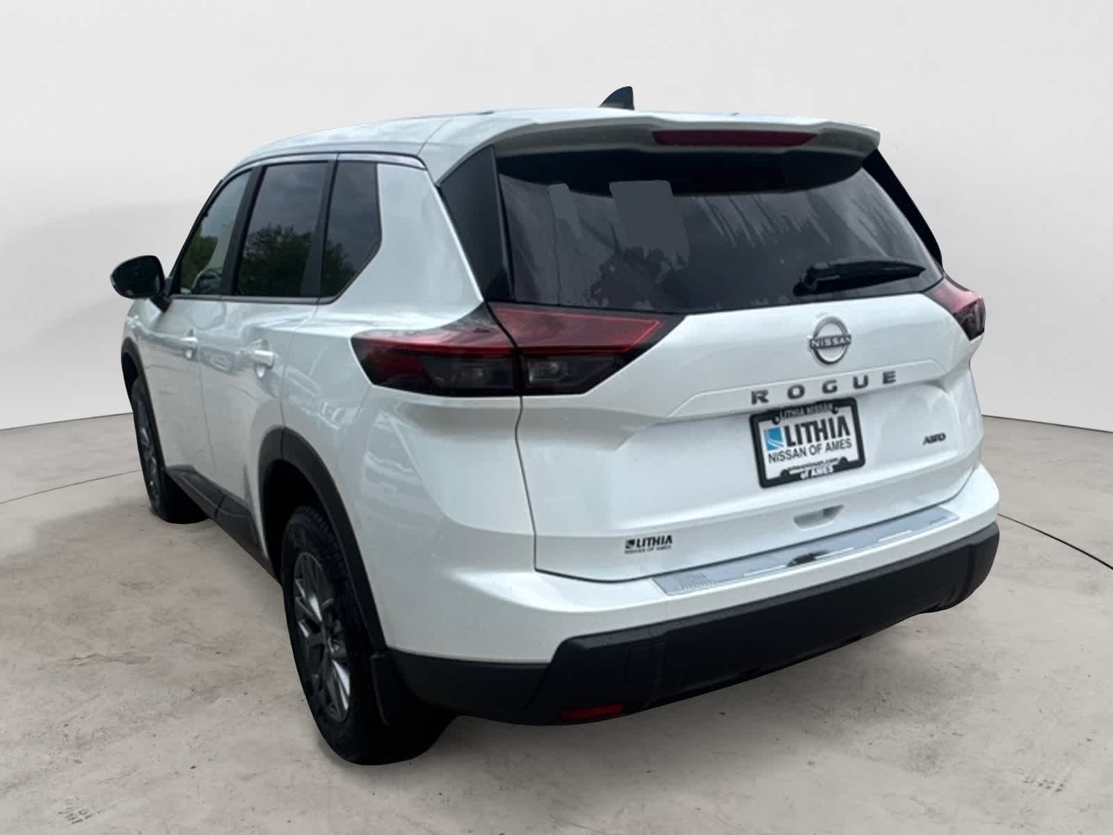 Thumbnail: 2026 Nissan Rogue - 3
