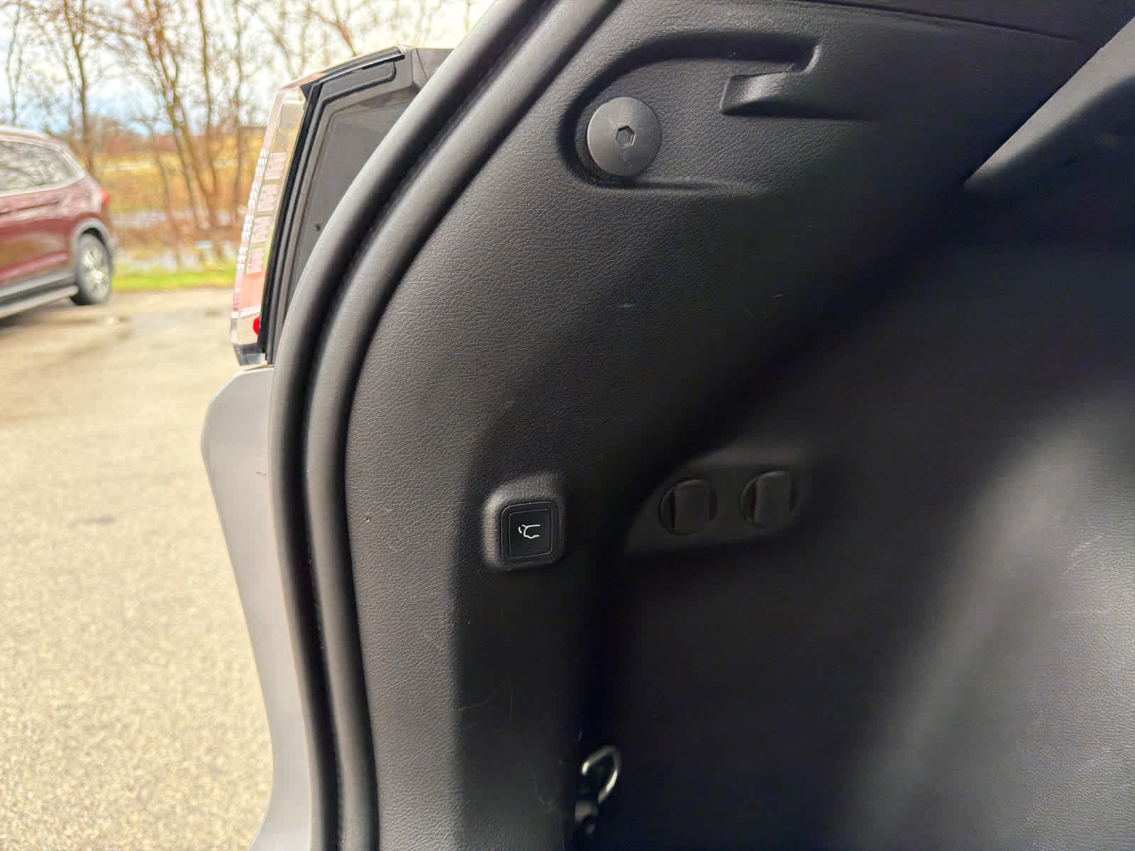 Thumbnail: 2019 Jeep Cherokee - 13