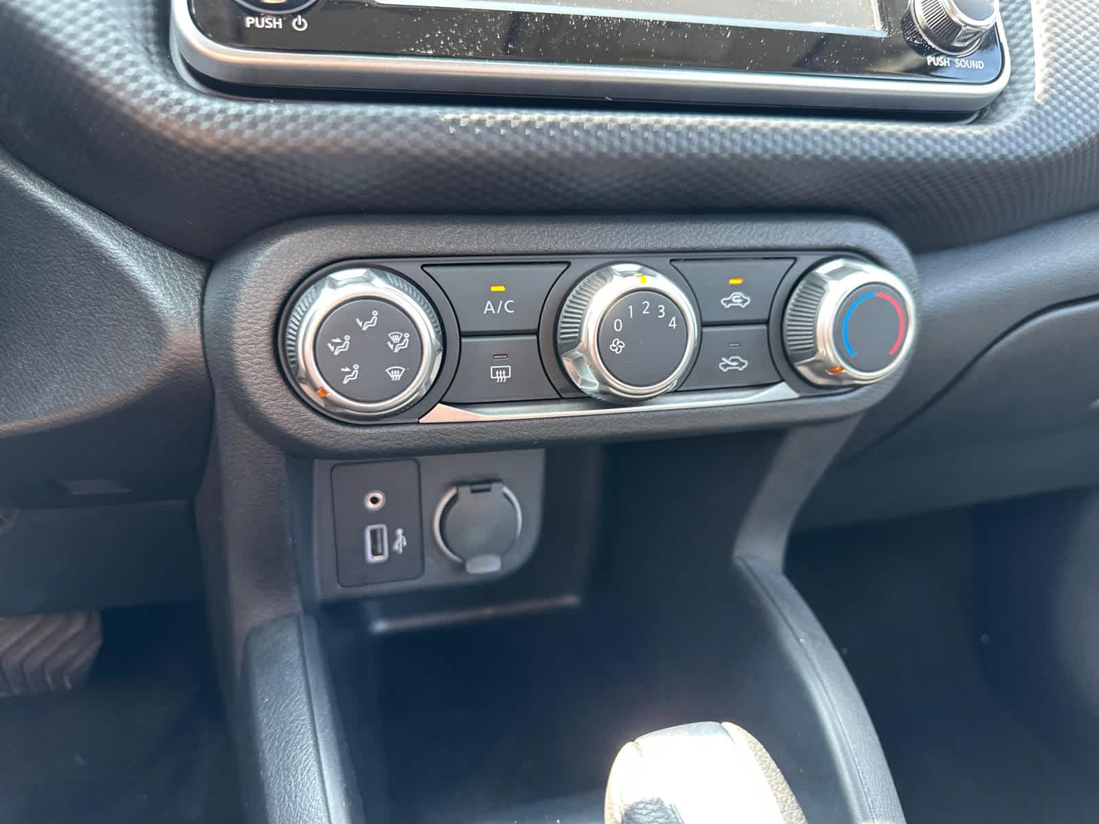 Thumbnail: 2024 Nissan Kicks - 22