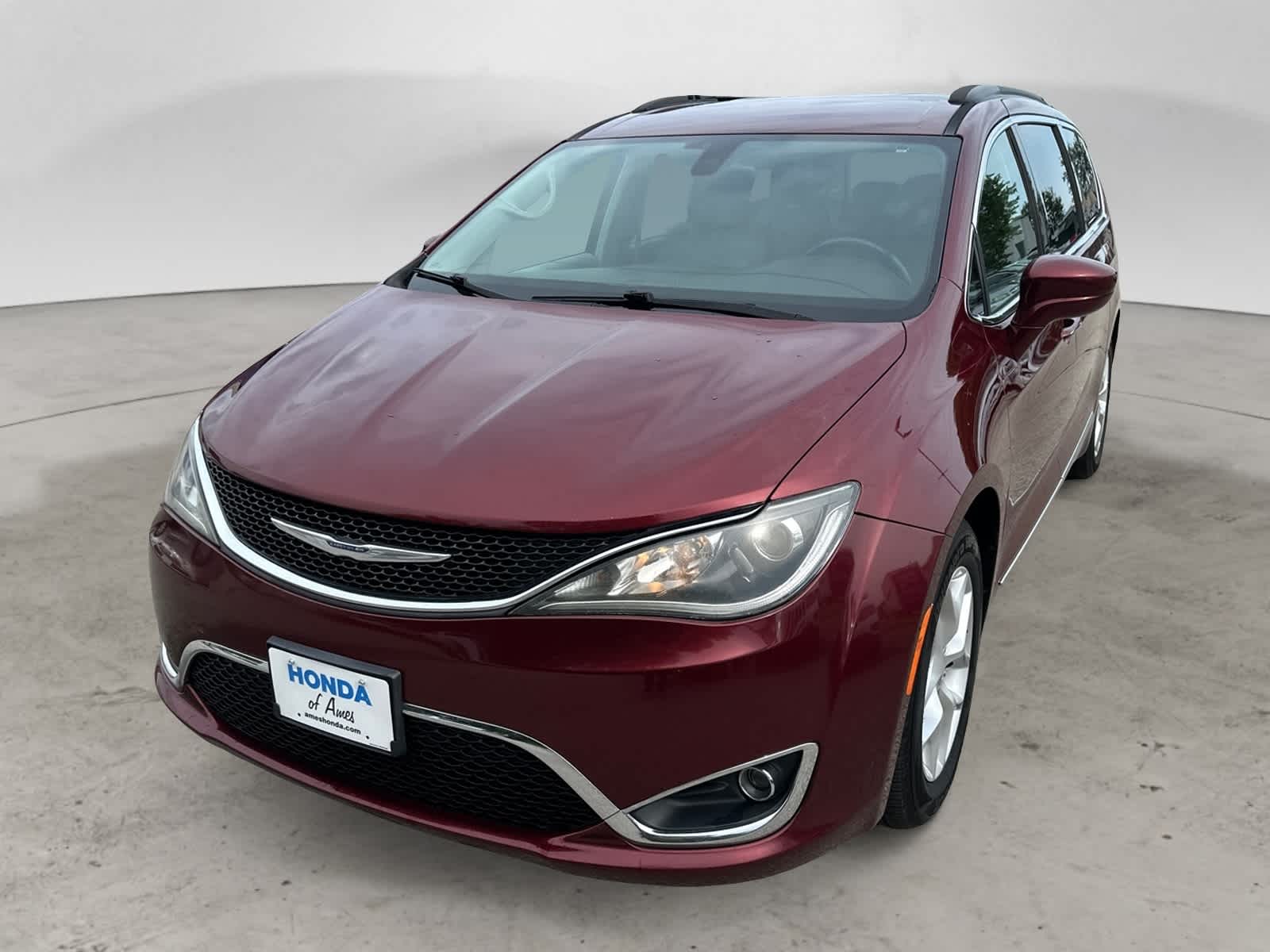 2017 Chrysler Pacifica Touring L -
                  Ames, IA