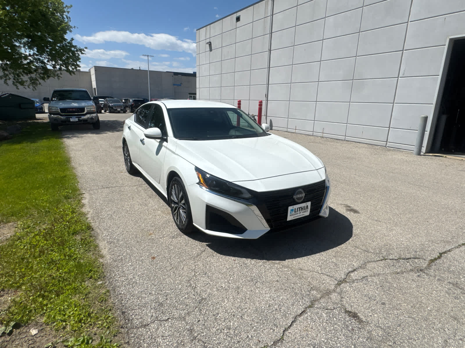 Thumbnail: 2023 Nissan Altima - 7