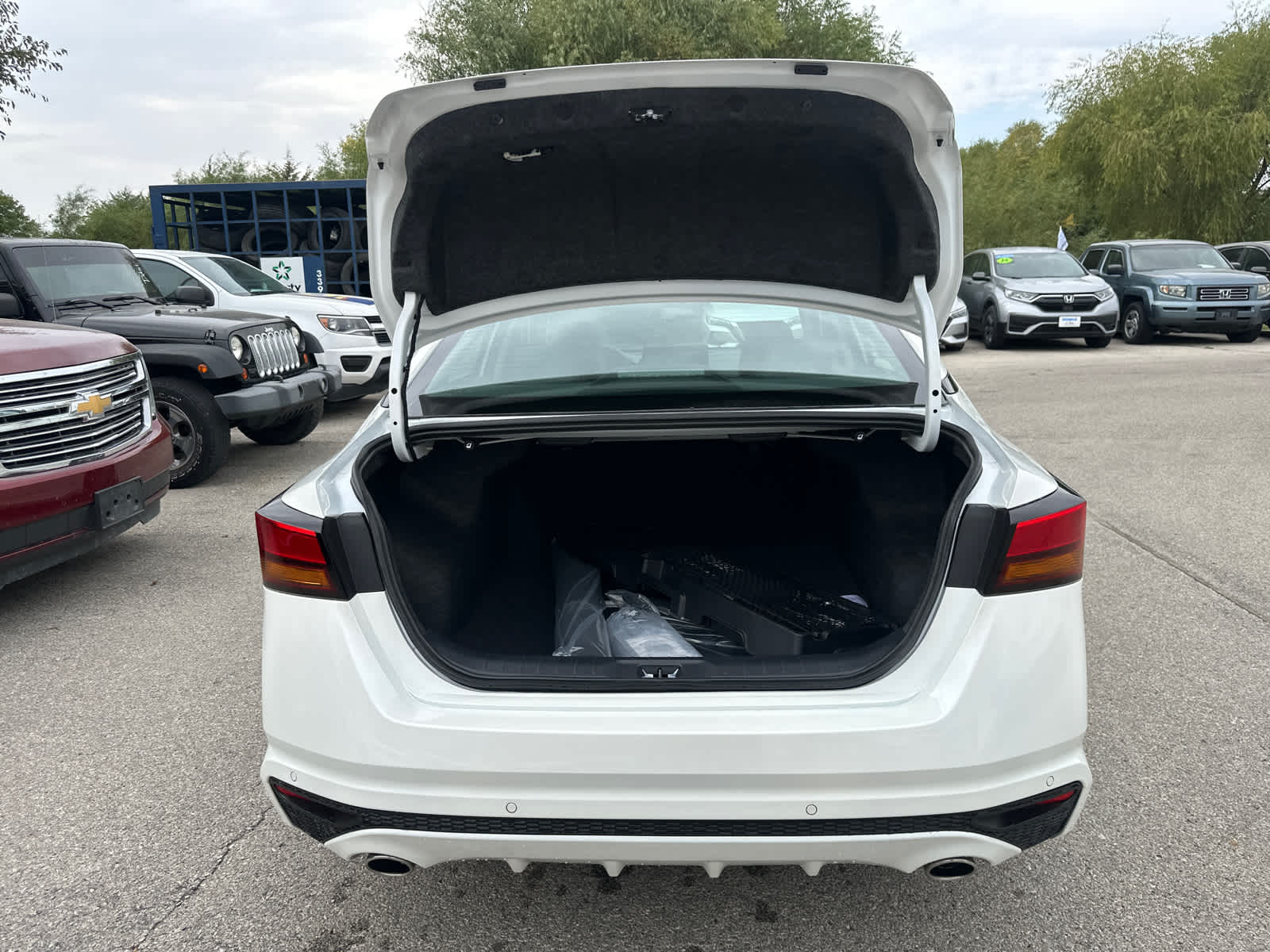 Thumbnail: 2025 Nissan Altima - 9