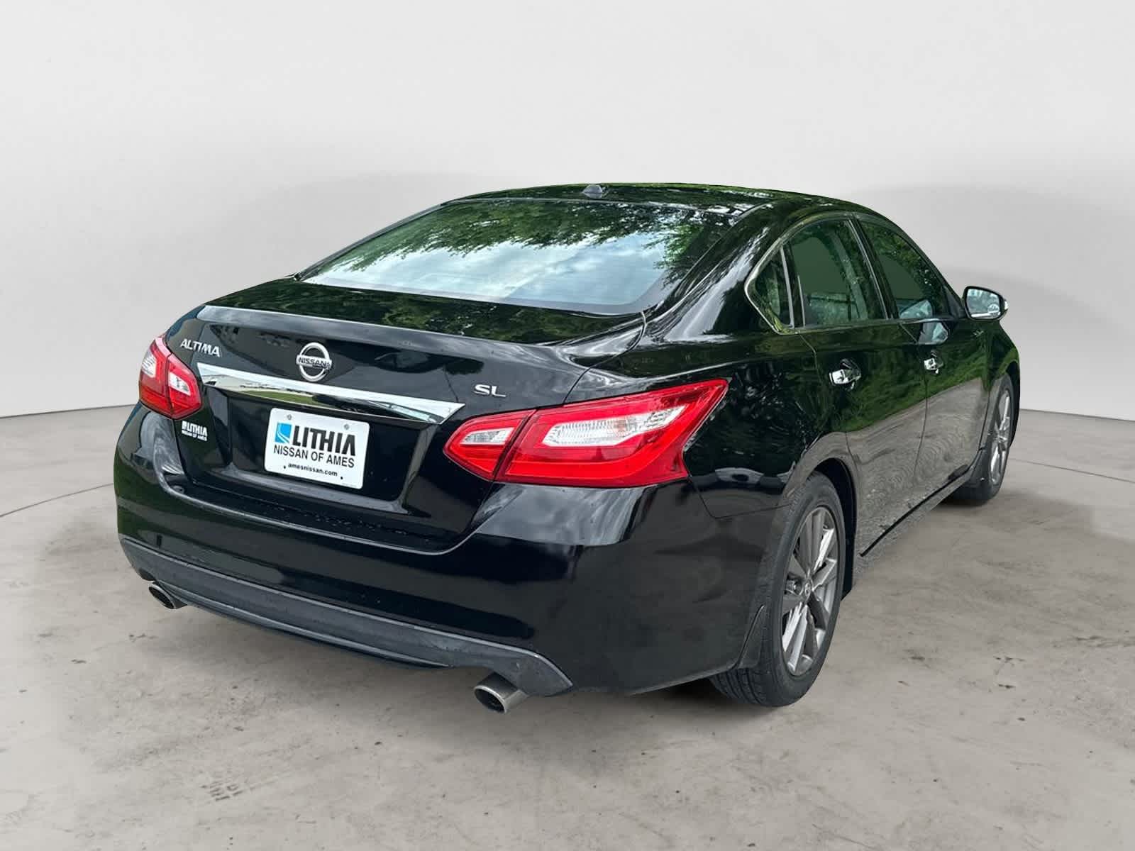 Thumbnail: 2016 Nissan Altima - 6