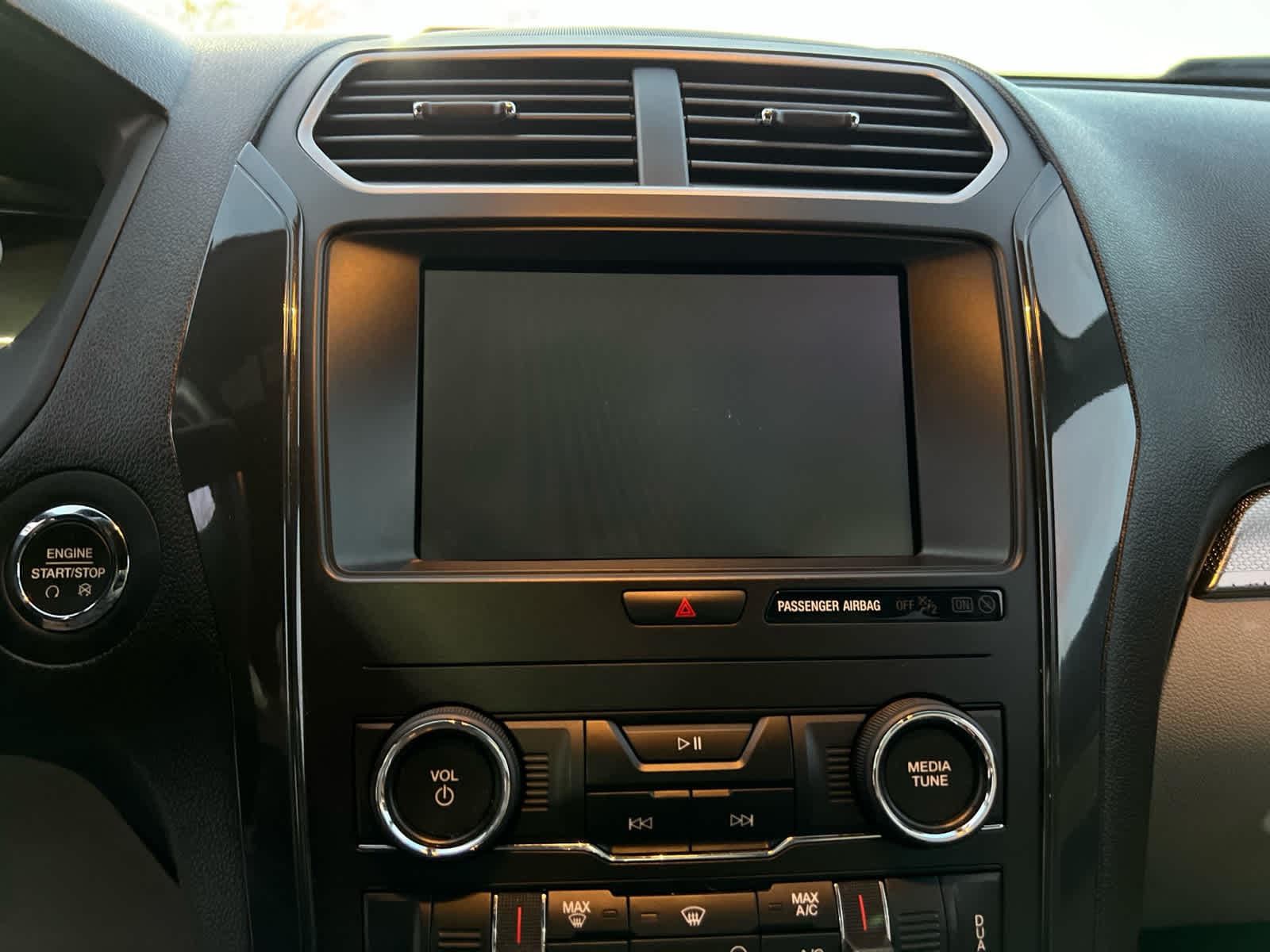 Thumbnail: 2018 Ford Explorer - 22