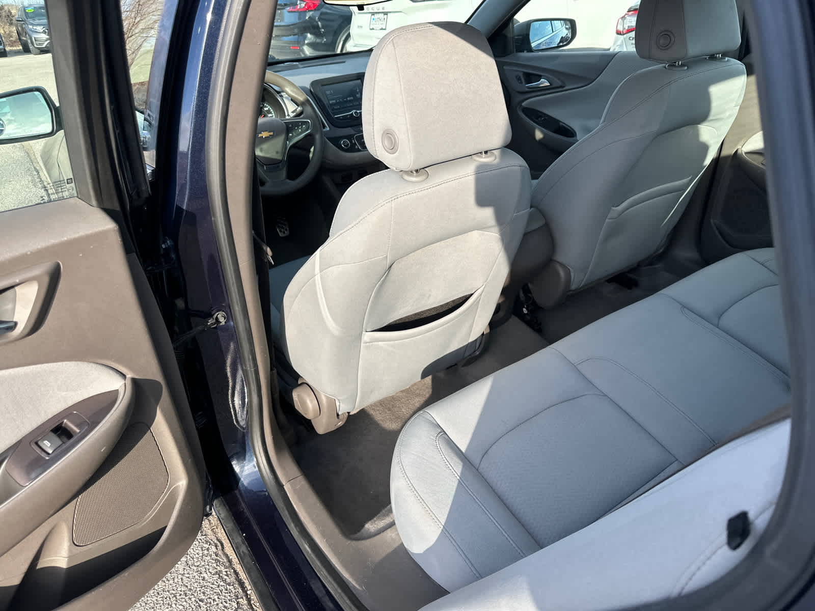 Thumbnail: 2016 Chevrolet Malibu - 12