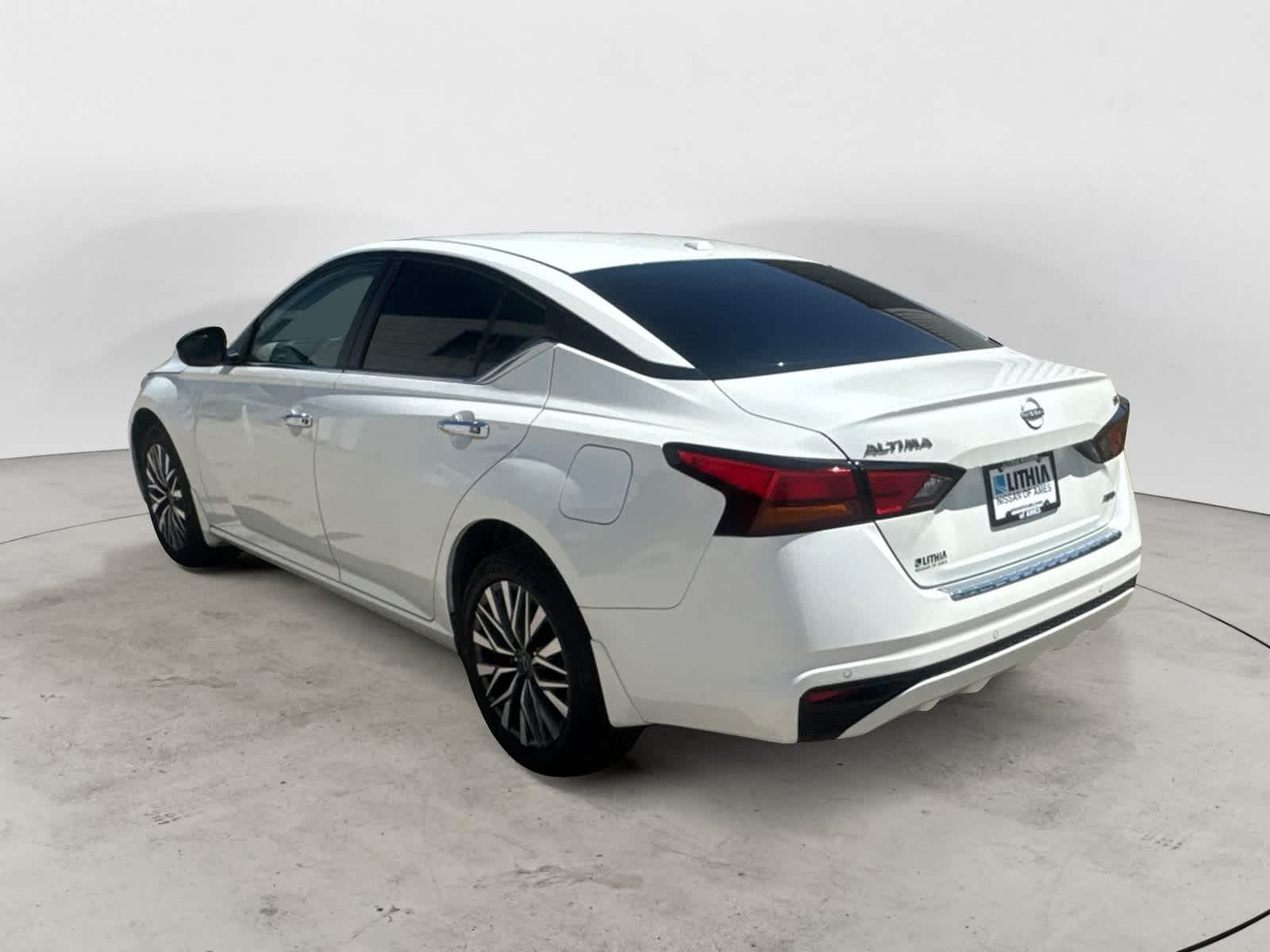 Thumbnail: 2023 Nissan Altima - 4