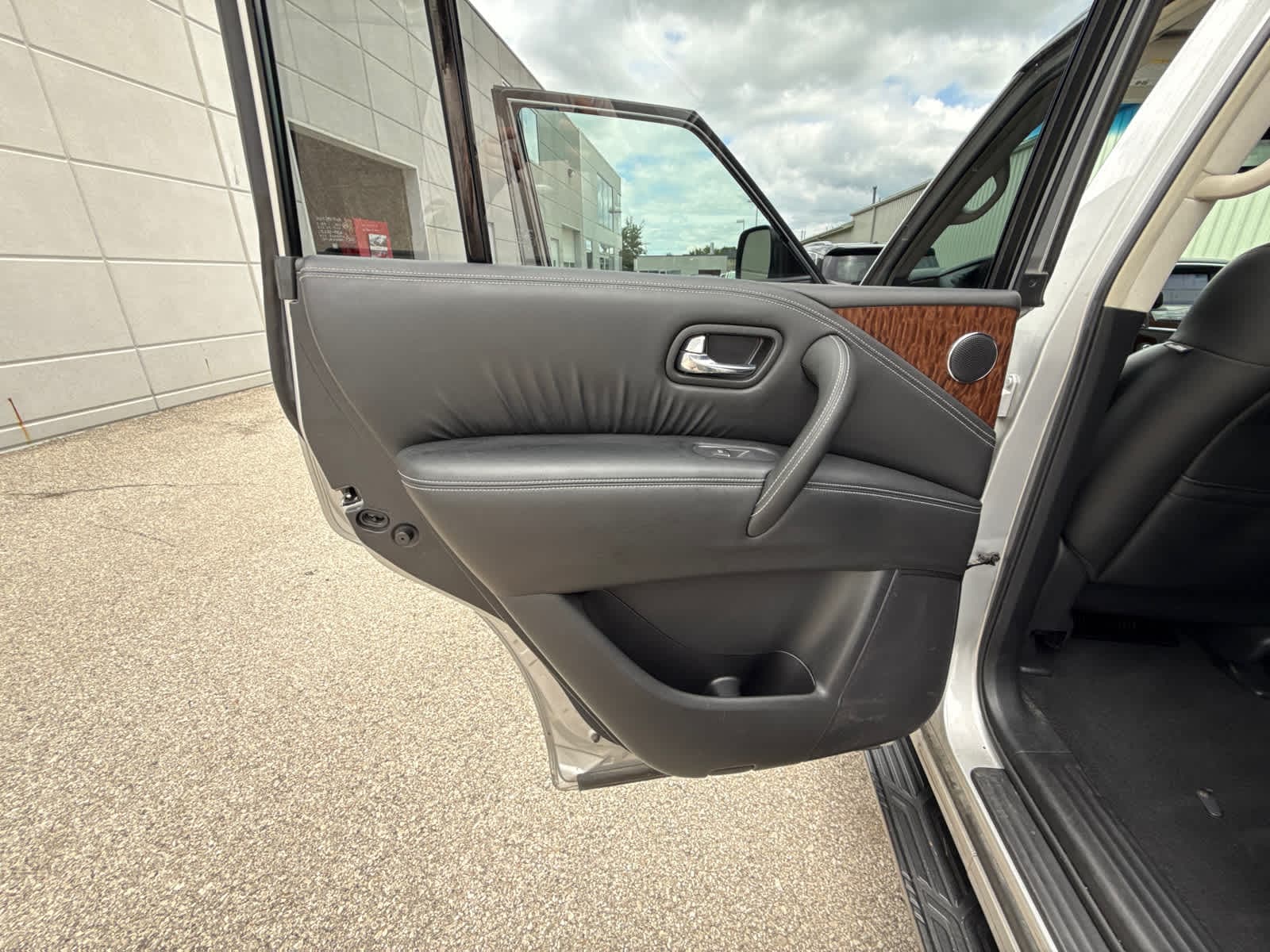 Thumbnail: 2017 Nissan Armada - 31