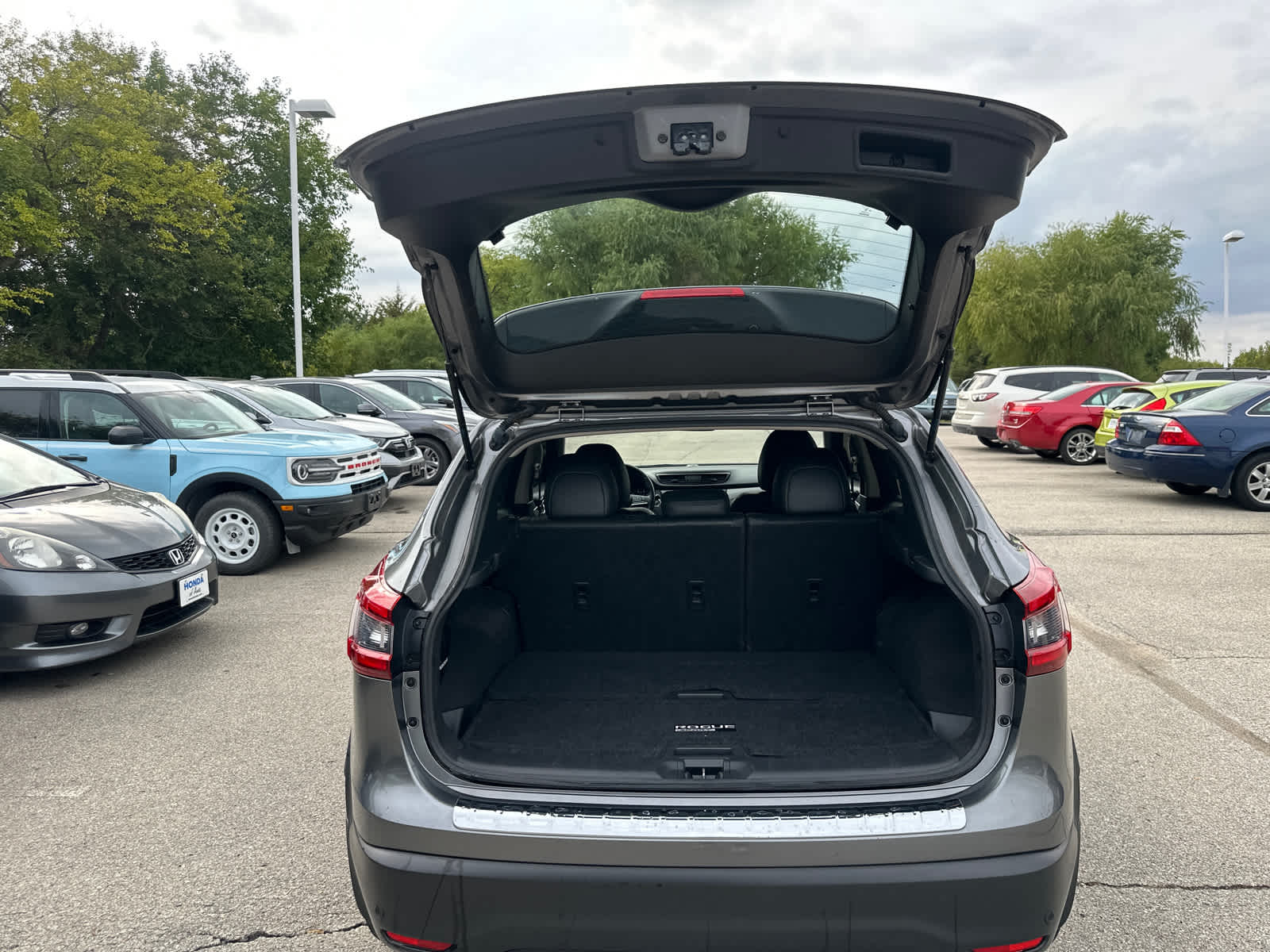 Thumbnail: 2020 Nissan Rogue Sport - 9
