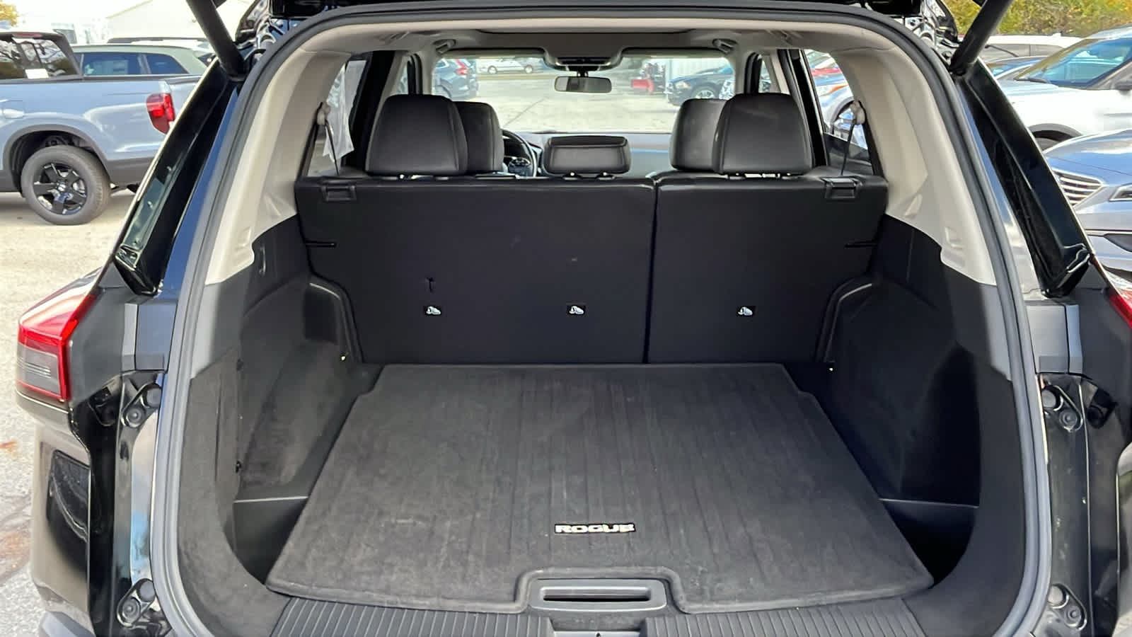 Thumbnail: 2021 Nissan Rogue - 10