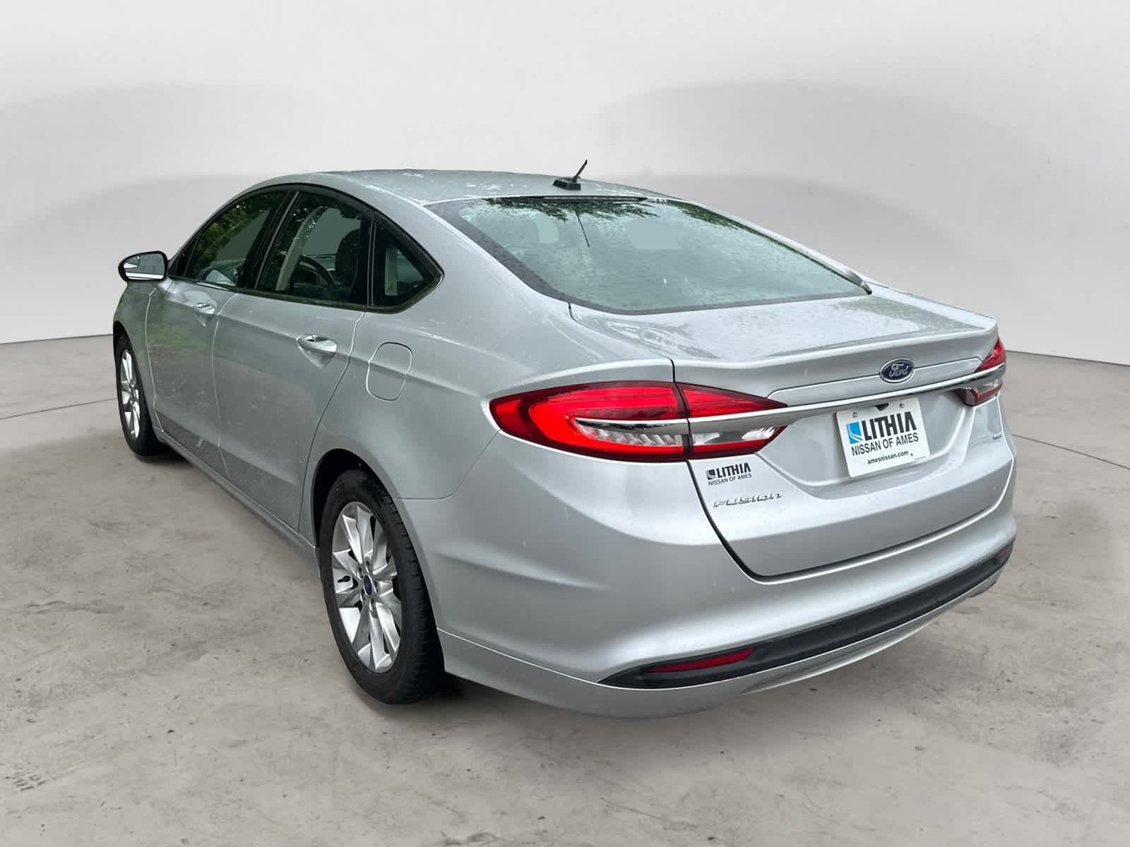 2017 Ford Fusion SE 2