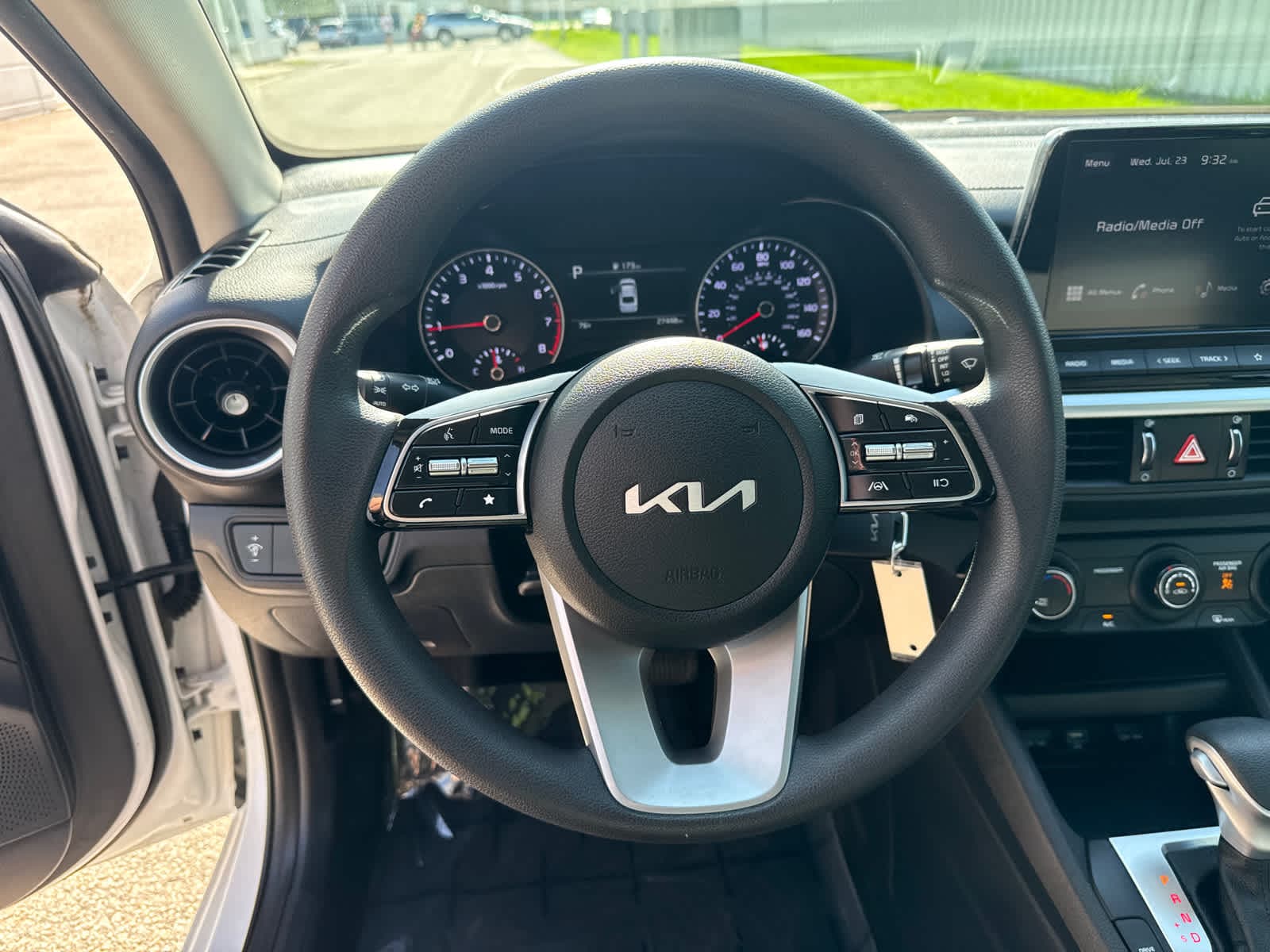 Thumbnail: 2022 Kia Forte - 14