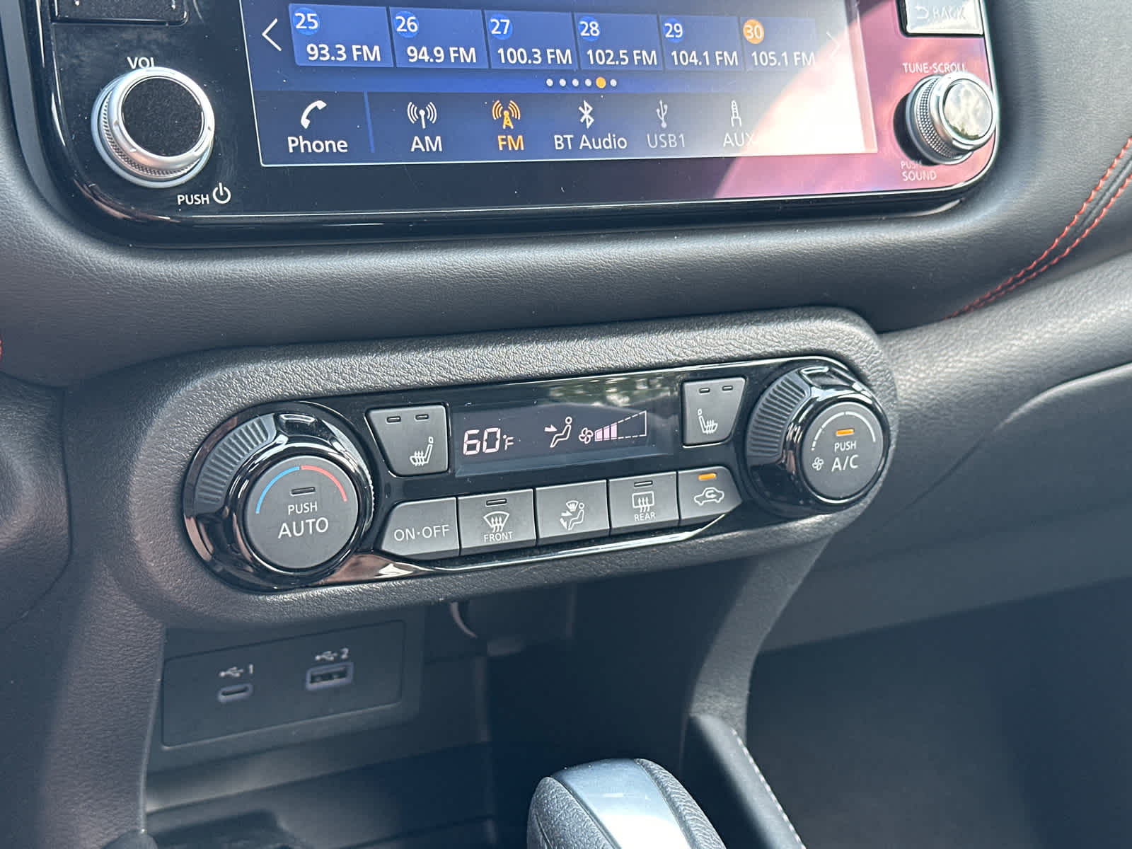 2022 Nissan Kicks SR 20