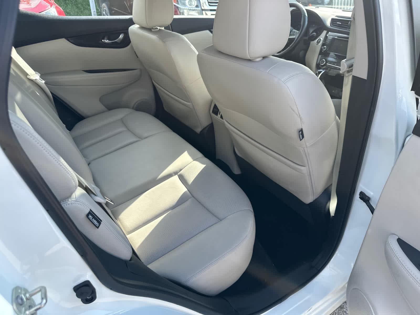 Thumbnail: 2022 Nissan Rogue Sport - 8