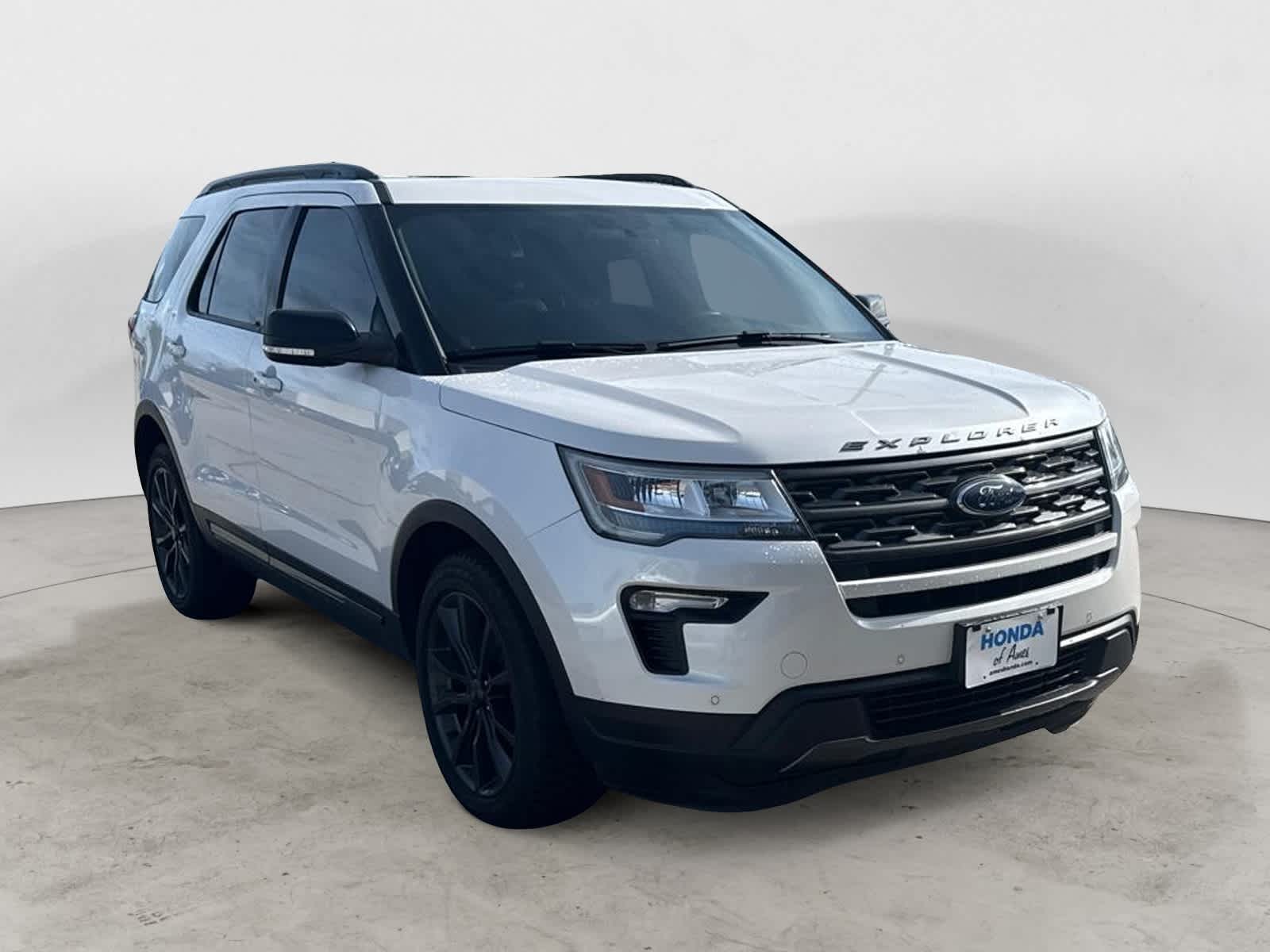 Thumbnail: 2018 Ford Explorer - 6