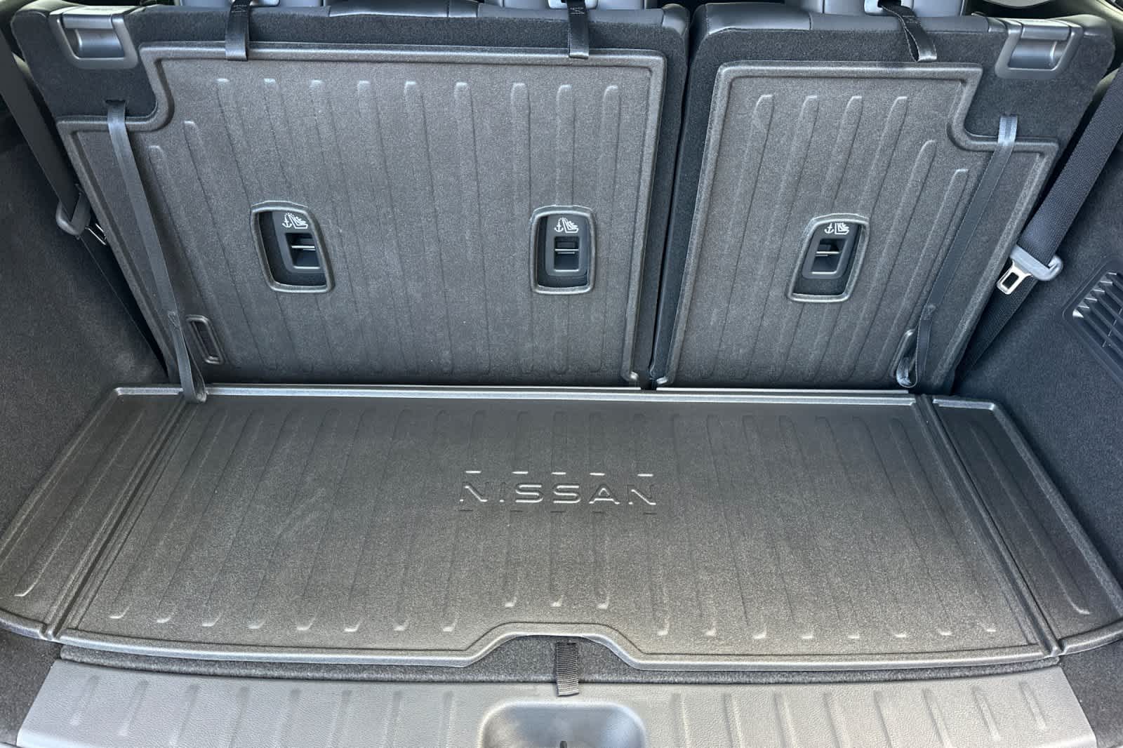 Thumbnail: 2026 Nissan Pathfinder - 16