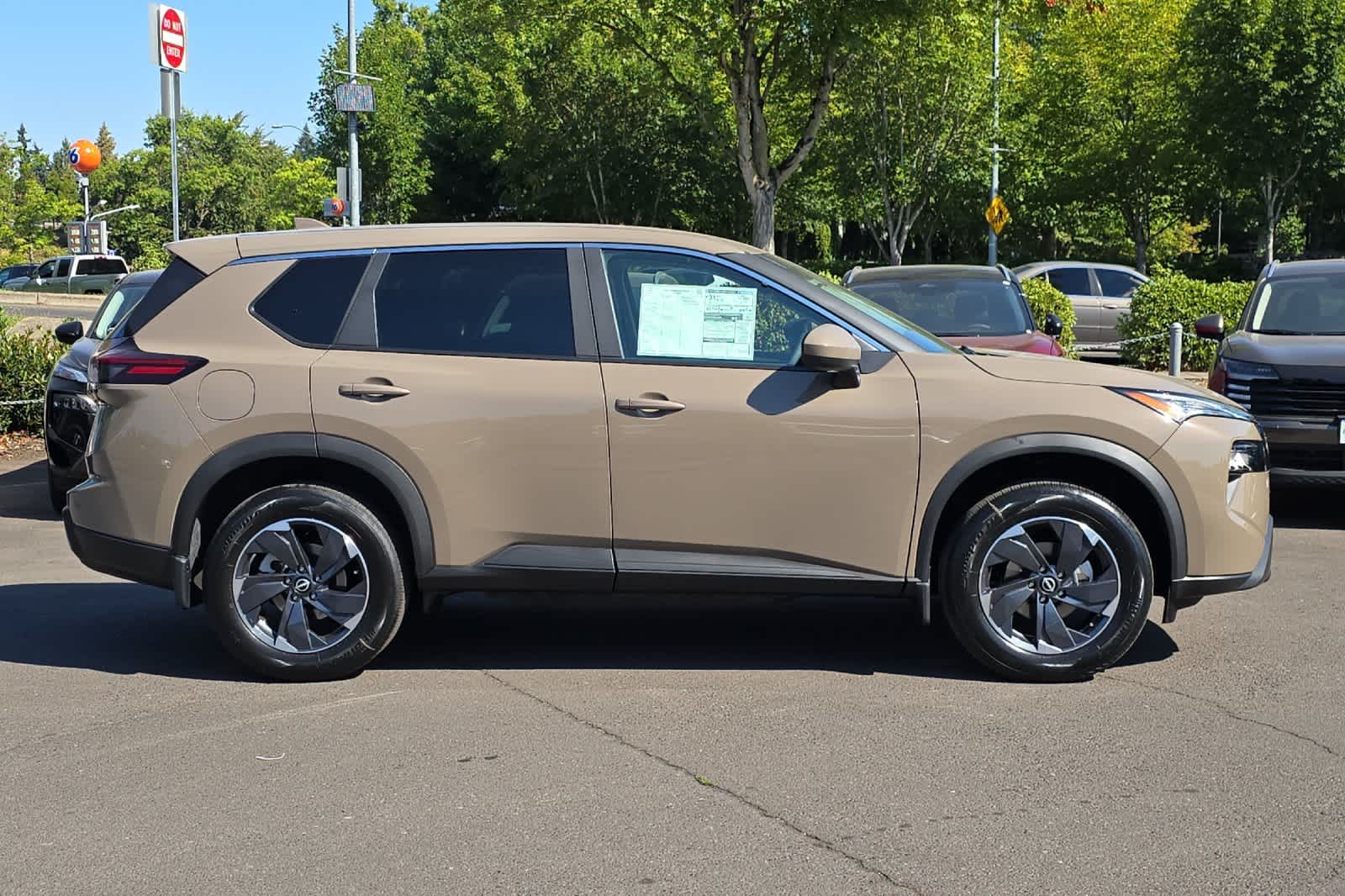 Thumbnail: 2025 Nissan Rogue - 8