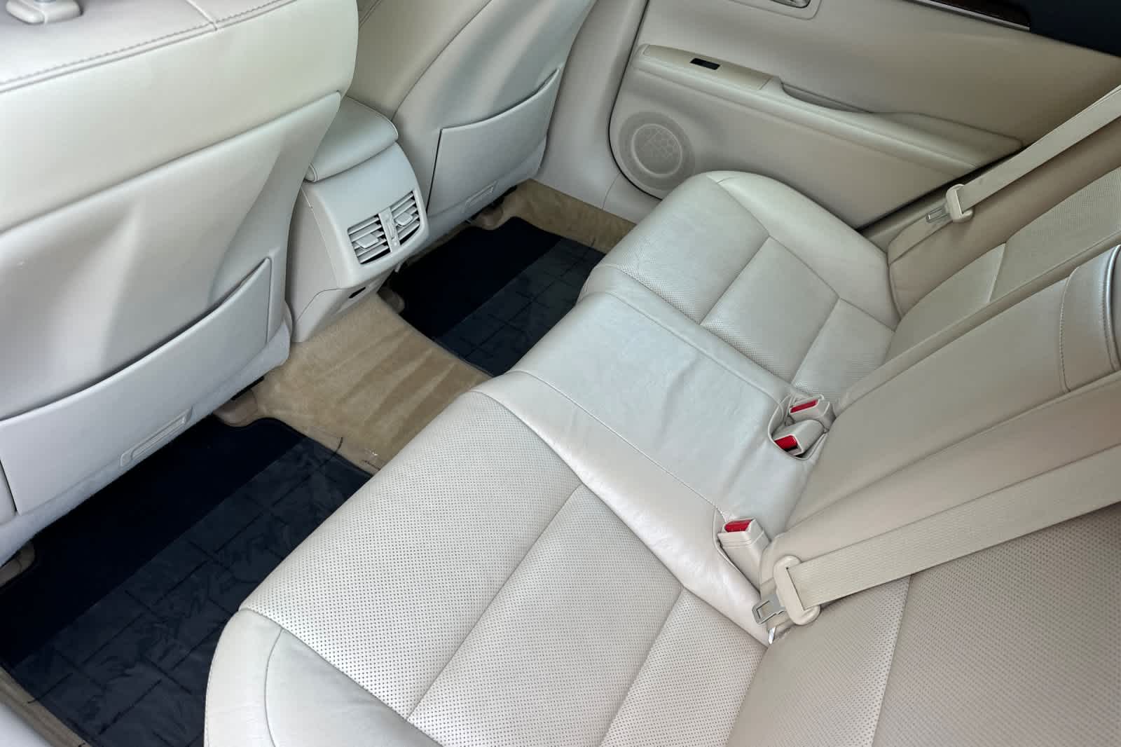 Thumbnail: 2013 Lexus ES - 3