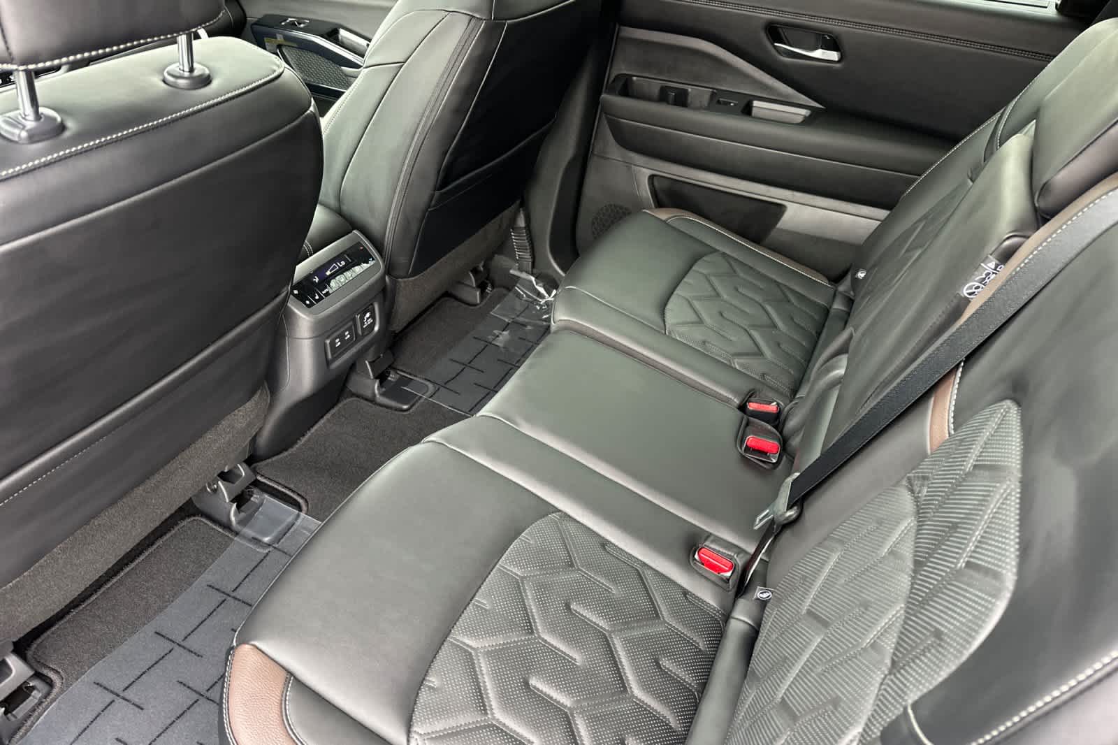 Thumbnail: 2026 Nissan Pathfinder - 4