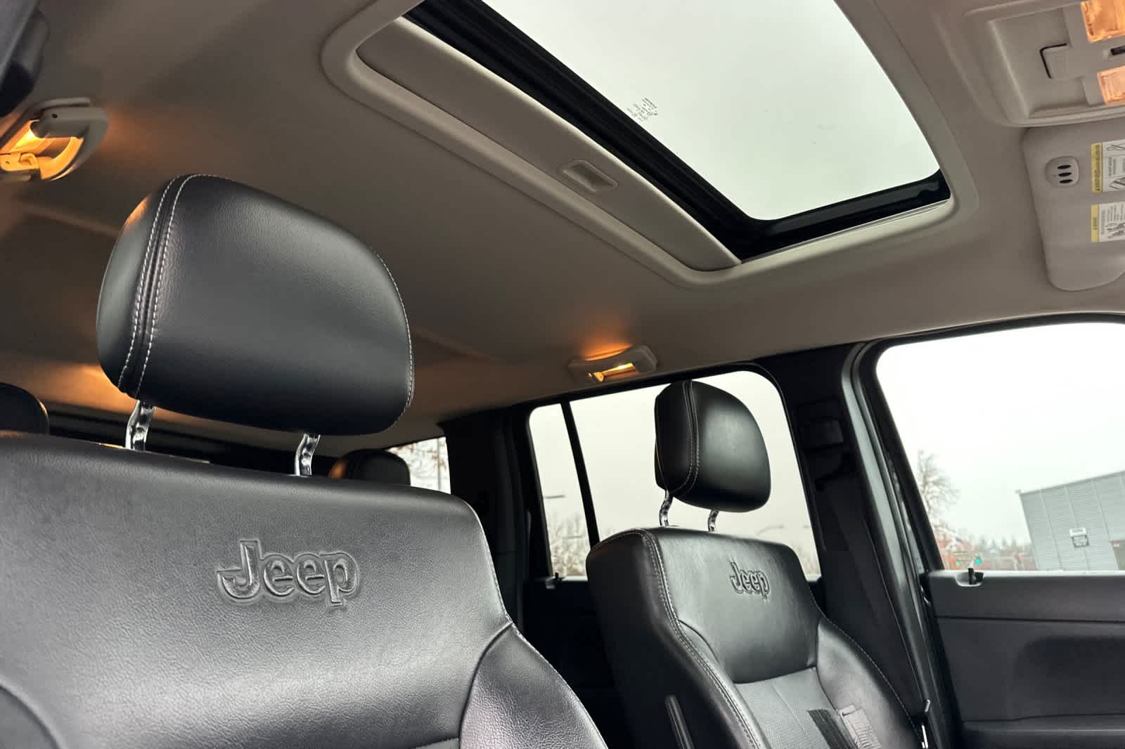 Thumbnail: 2012 Jeep Liberty - 17