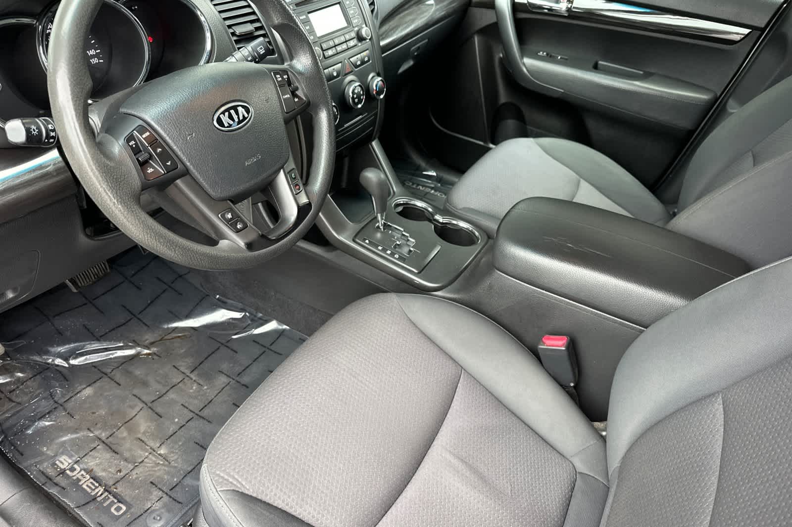 Thumbnail: 2013 Kia Sorento - 11