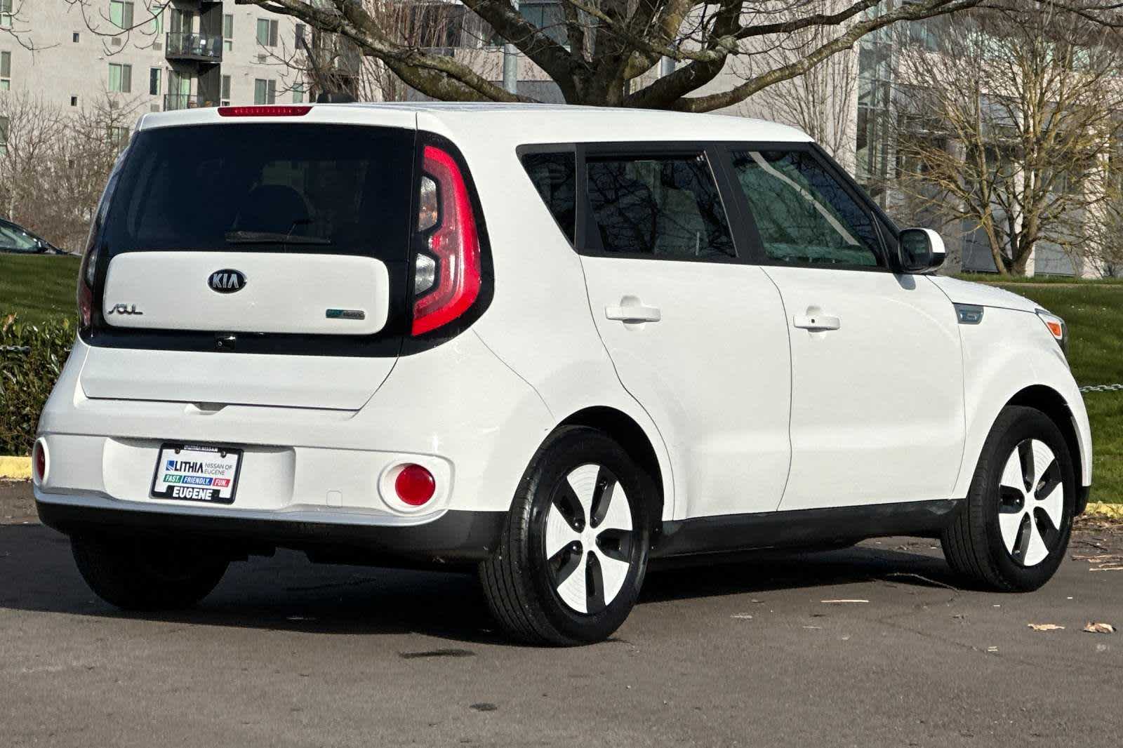 Used 2017 Kia Soul EVe with VIN KNDJP3AE9H7021380 for sale in Eugene, OR