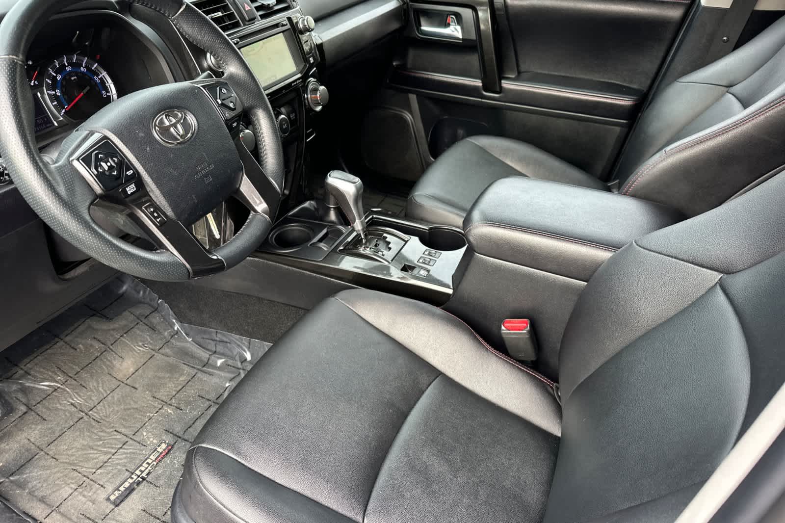 Thumbnail: 2016 Toyota 4Runner - 10