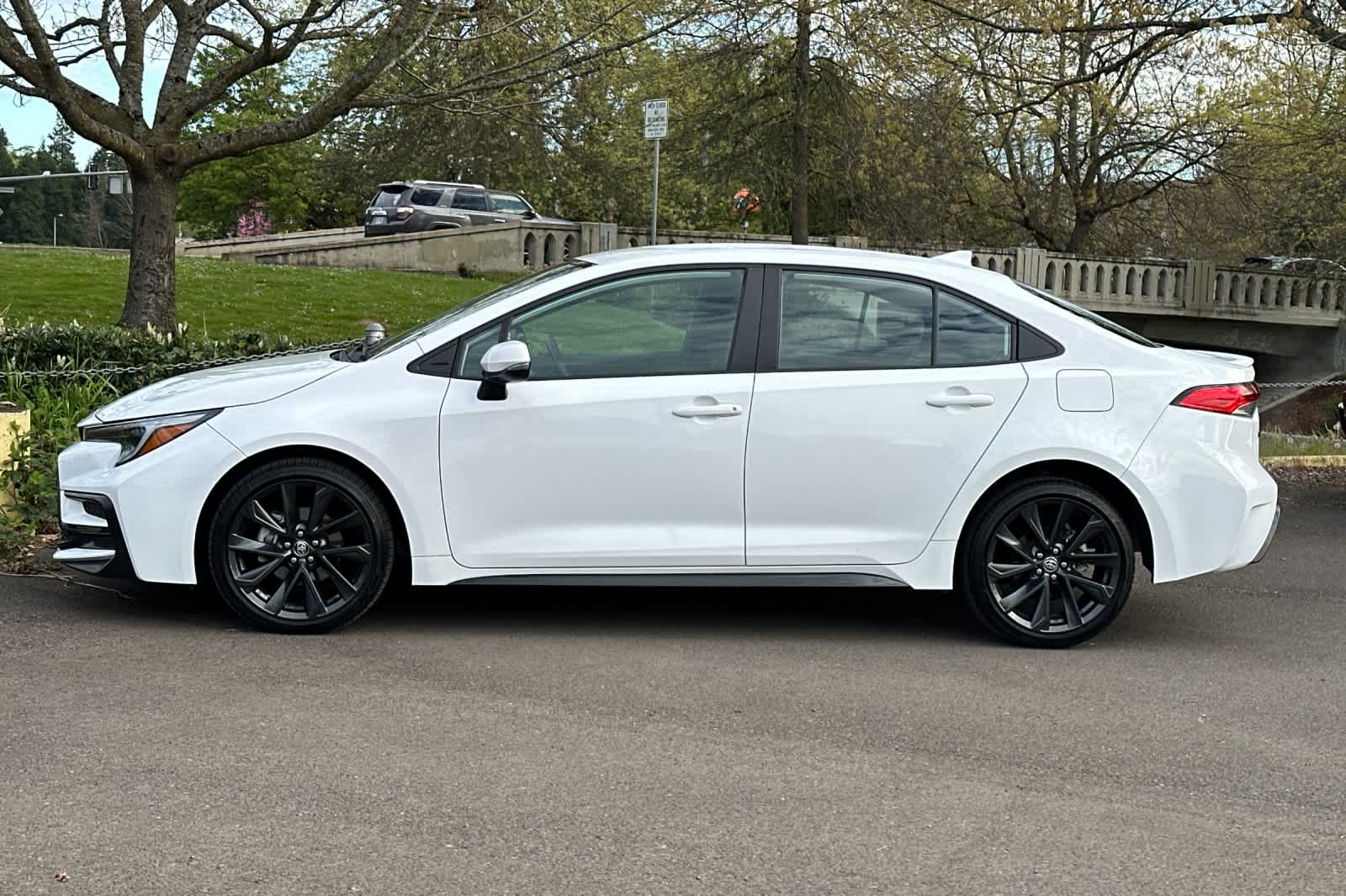 Thumbnail: 2023 Toyota Corolla - 5