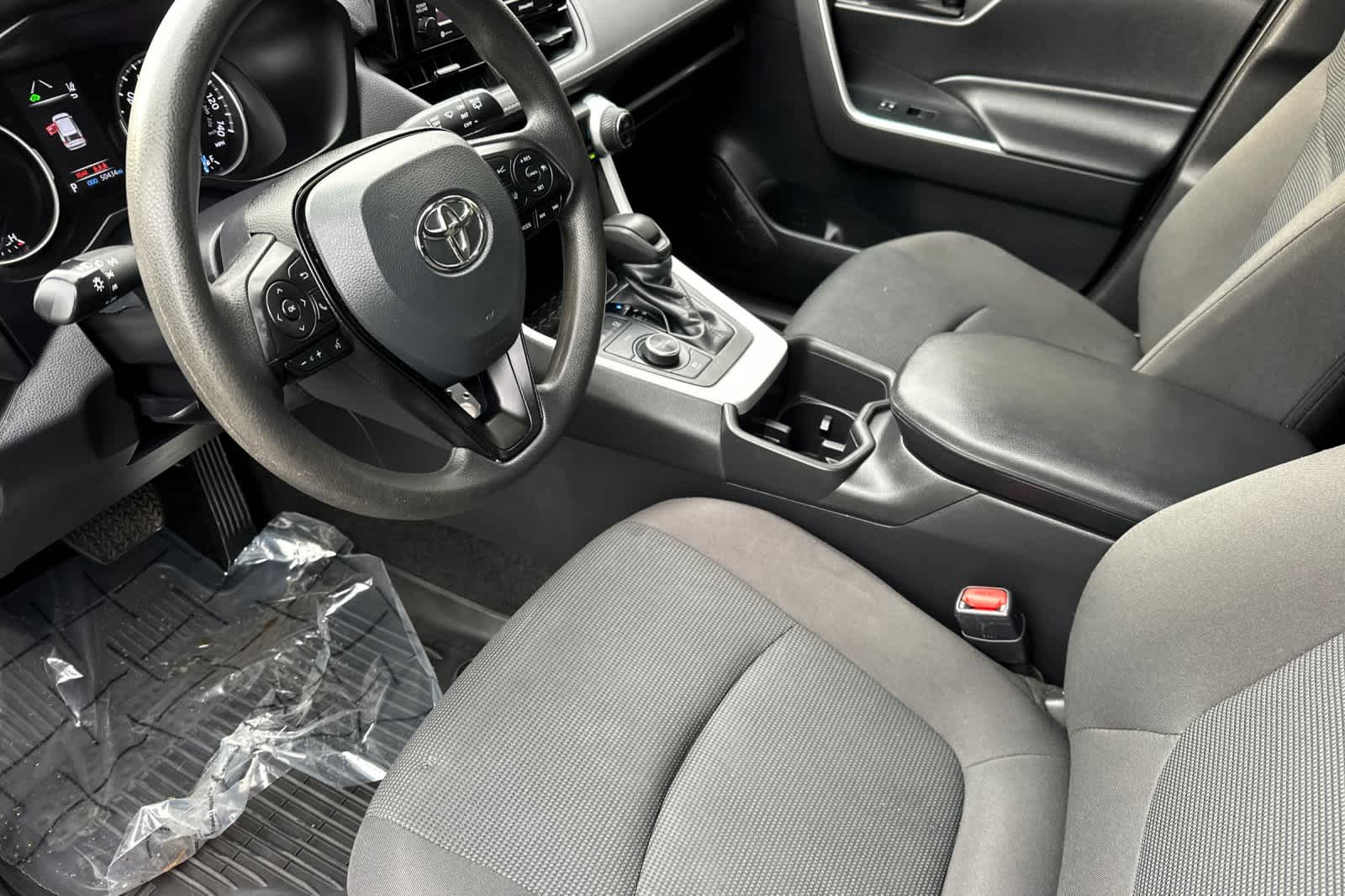 Thumbnail: 2022 Toyota RAV4 - 11