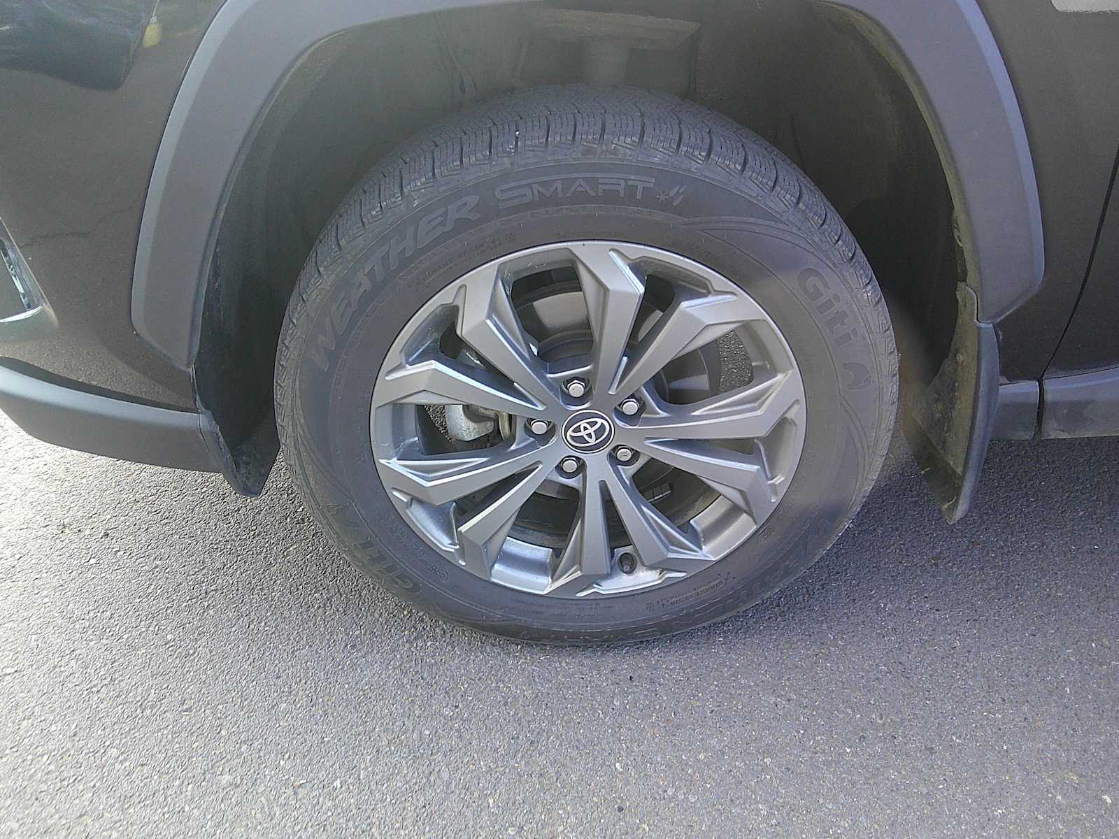 Thumbnail: 2022 Toyota RAV4 - 9