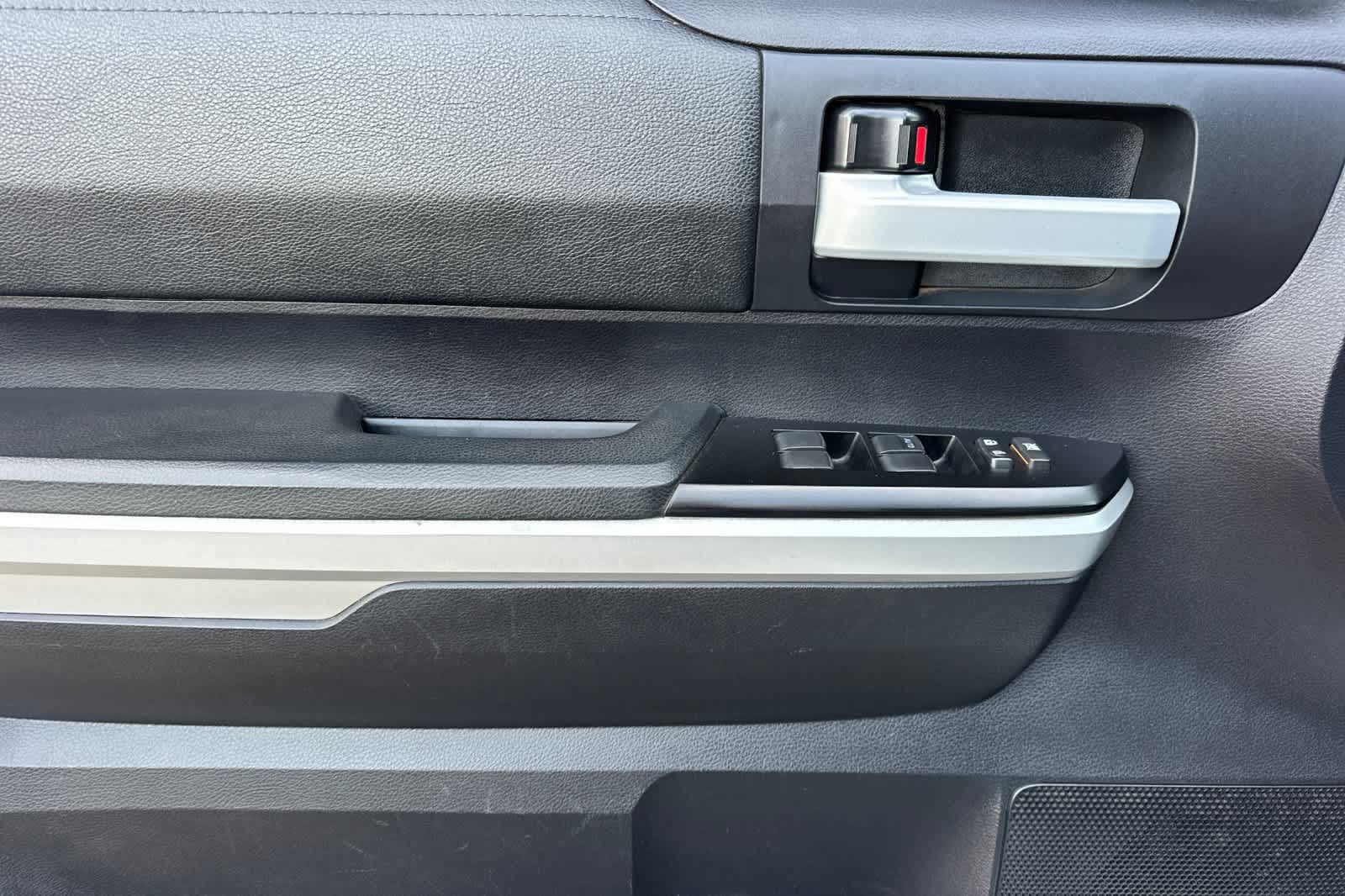 Thumbnail: 2016 Toyota Tundra - 12