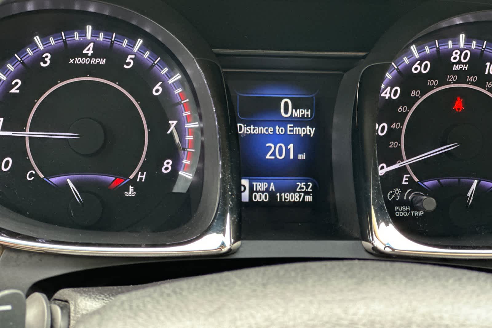 Thumbnail: 2014 Toyota Avalon - 25