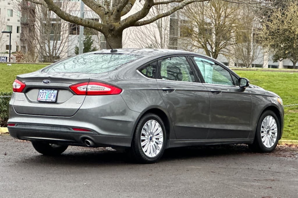 Used 2014 Ford Fusion SE Sedan