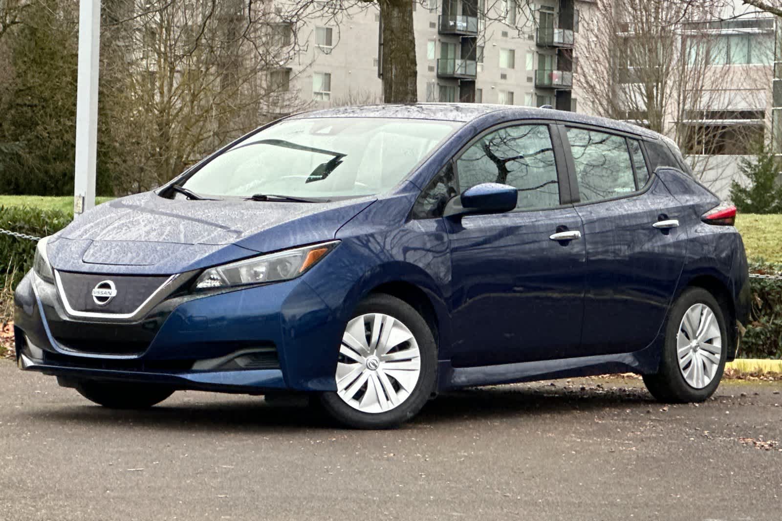 2022 Nissan LEAF Hatchback 