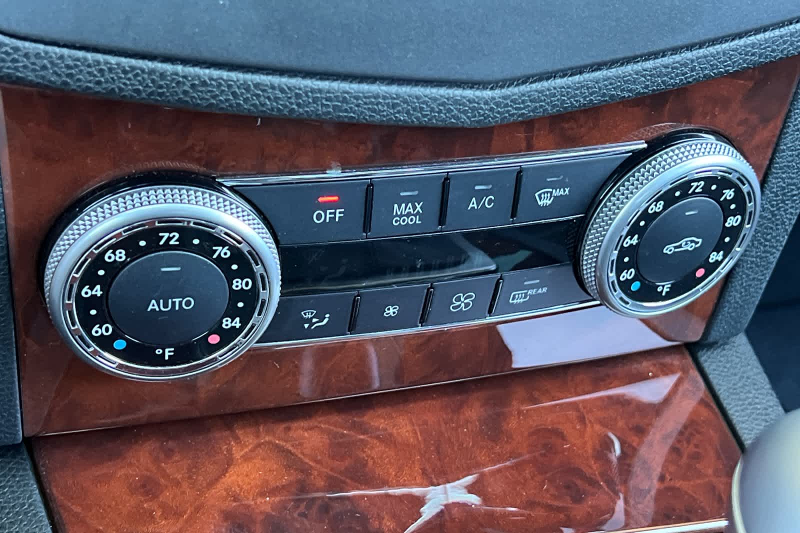 Thumbnail: 2010 Mercedes-Benz C-Class - 18
