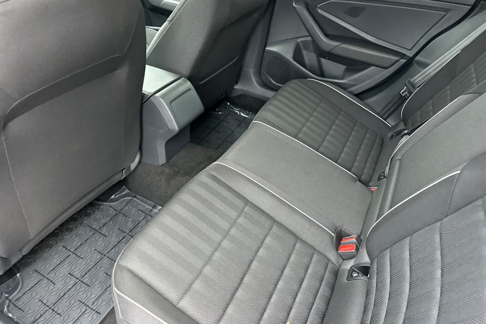 Thumbnail: 2023 Volkswagen Jetta - 4