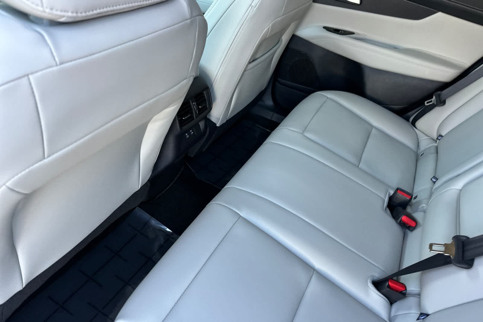 2025 Nissan Murano SL photo 4