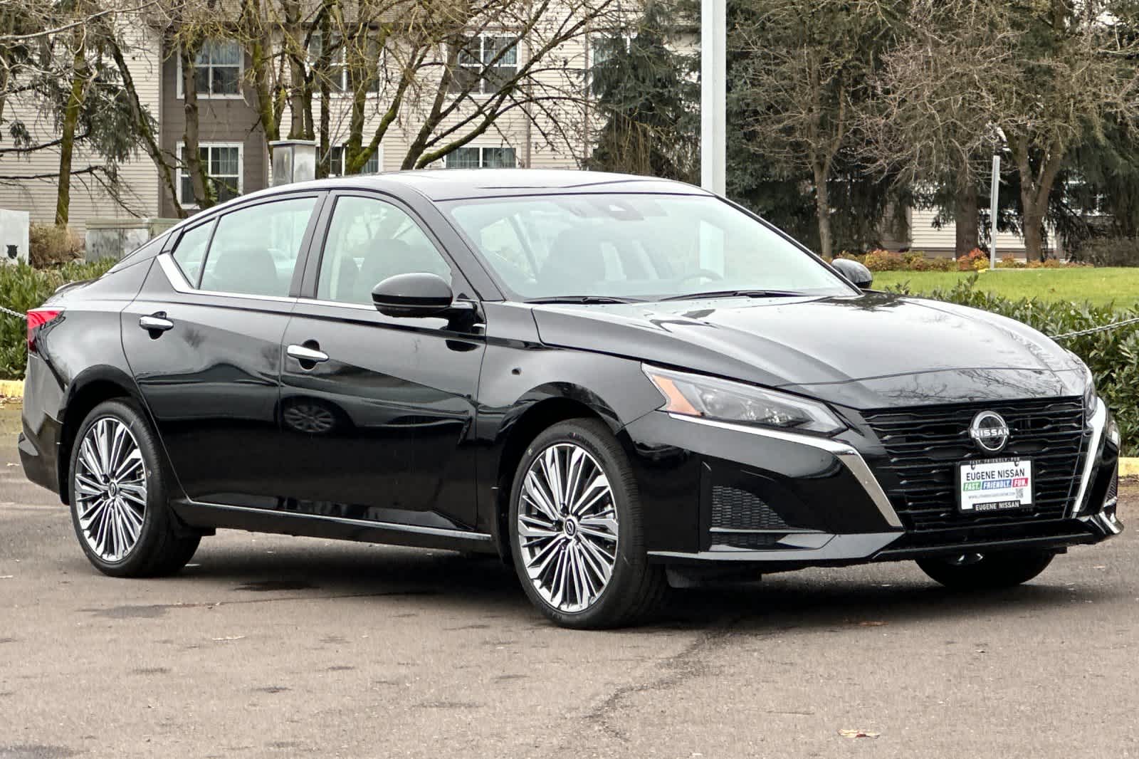 Thumbnail: 2025 Nissan Altima - 9